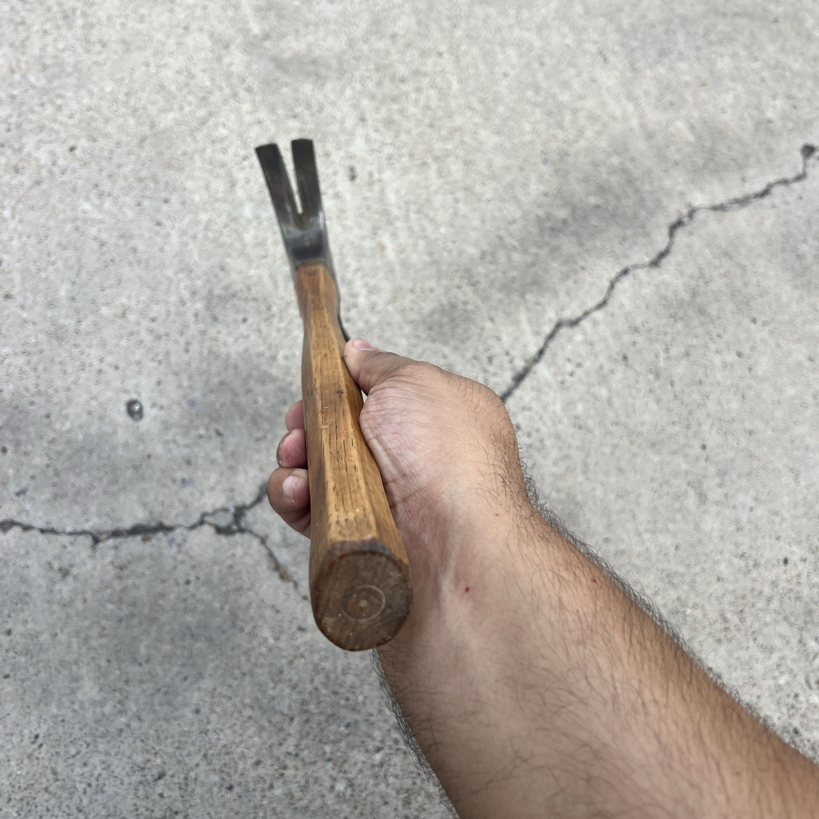 Vintage TRUE TEMPER FG018R *25 Straight Claw 18oz Hammer on a Wood Handle