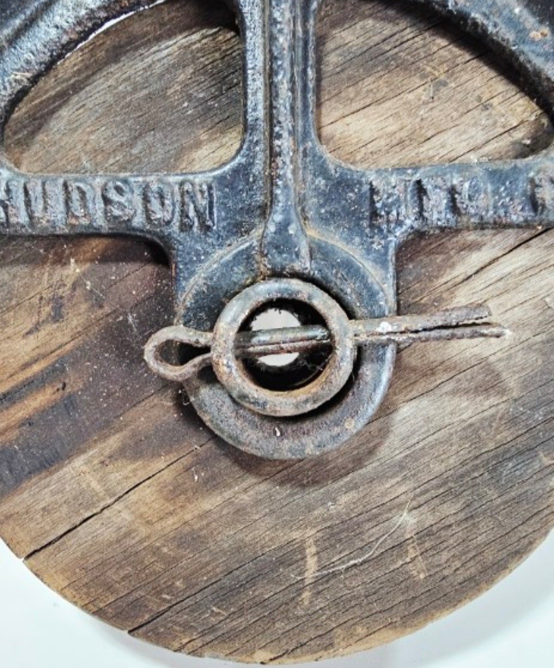 VTG Hudson Mfg Co 823 Wood & Iron Pulley Rustic Farmhouse Primitive Decor USA