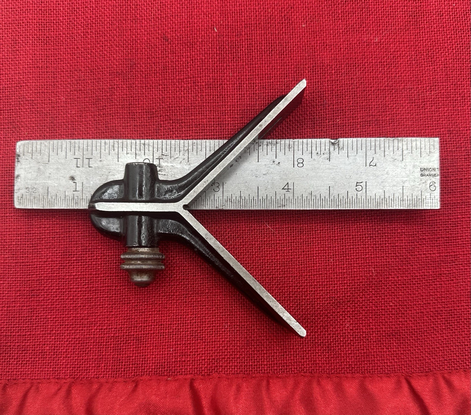Custom Made Machinists Union Tool Co. 6″ Rule w/Center Finder Orange, MASS USA