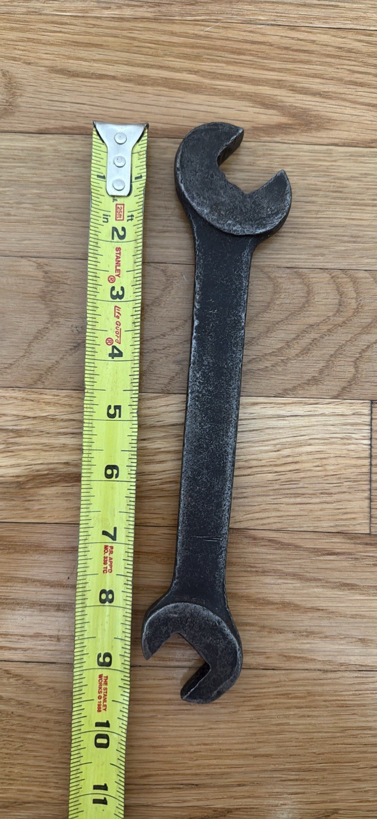 Double Sided Box Wrench 18 1/2 x 22 1/2 Inch