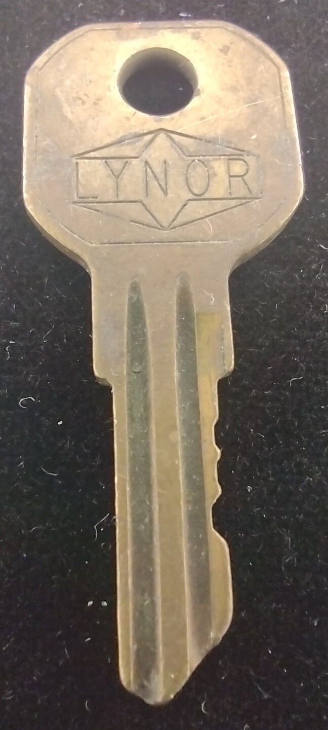 Vintage Key LYNOR Brass Appx 1.75” Padlocks Cabinet Drawer Desk Case Luggage Box