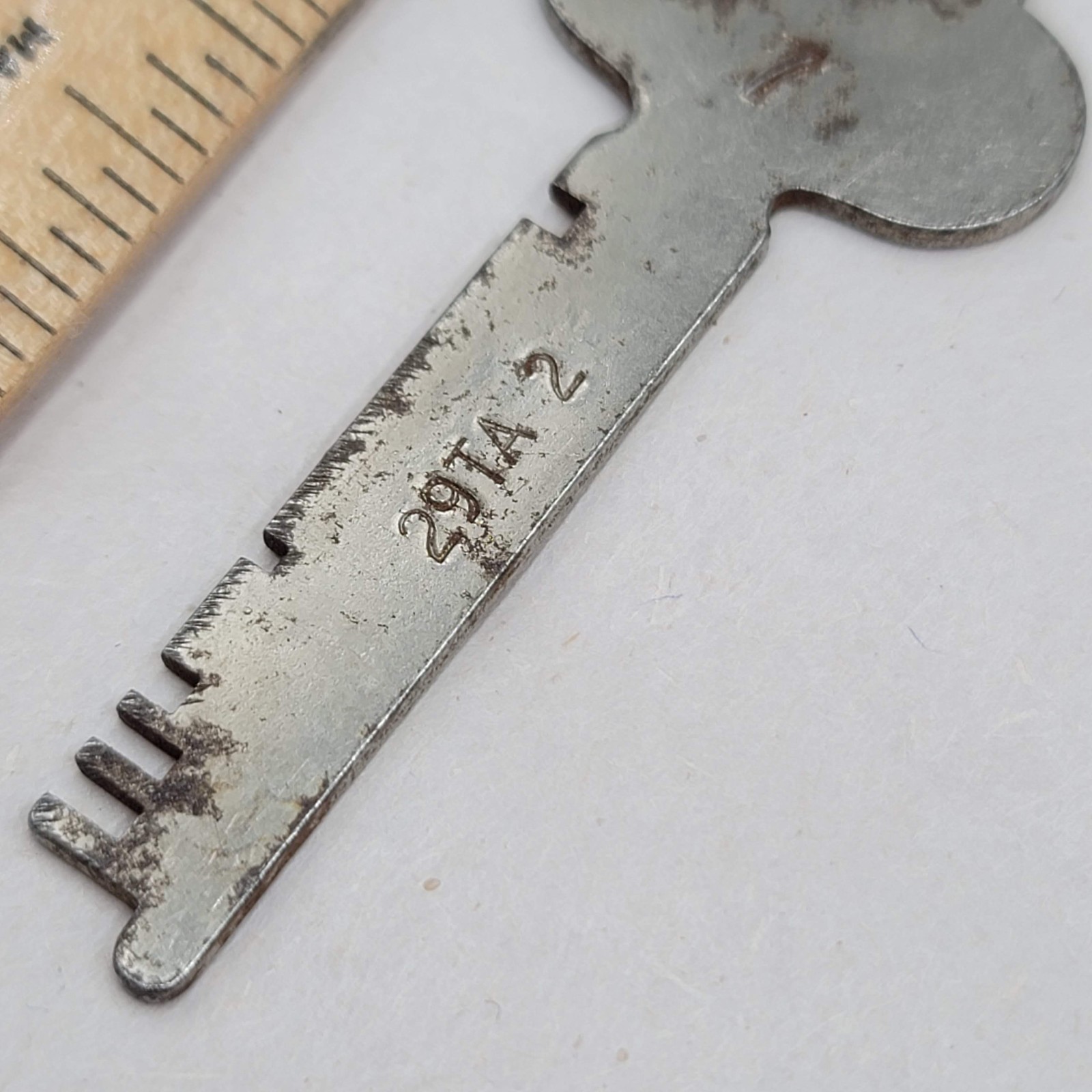 Vintage Flat Key Yale & Towne Mfg Co 29TA 2 Padlock Door Desk 2.25″