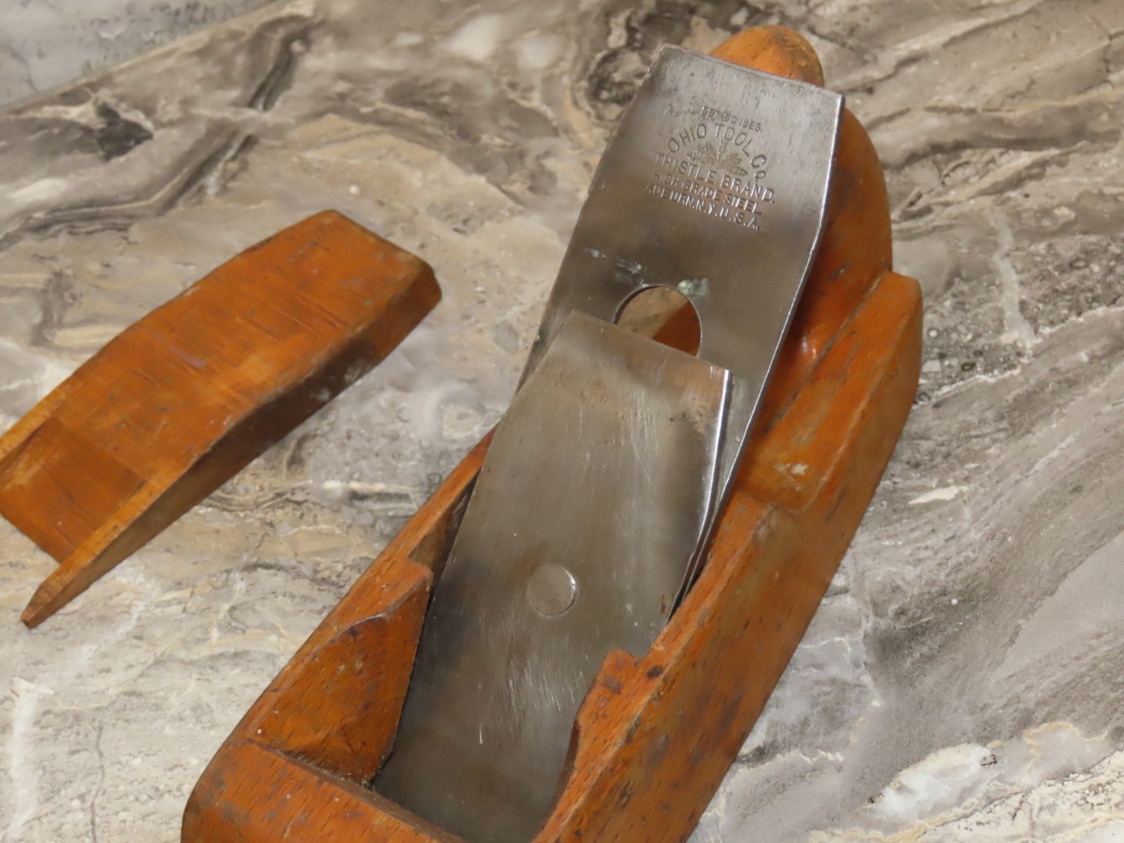 CE27: Ohio Tool Co Plane Thistle Brand 27cm long No 282