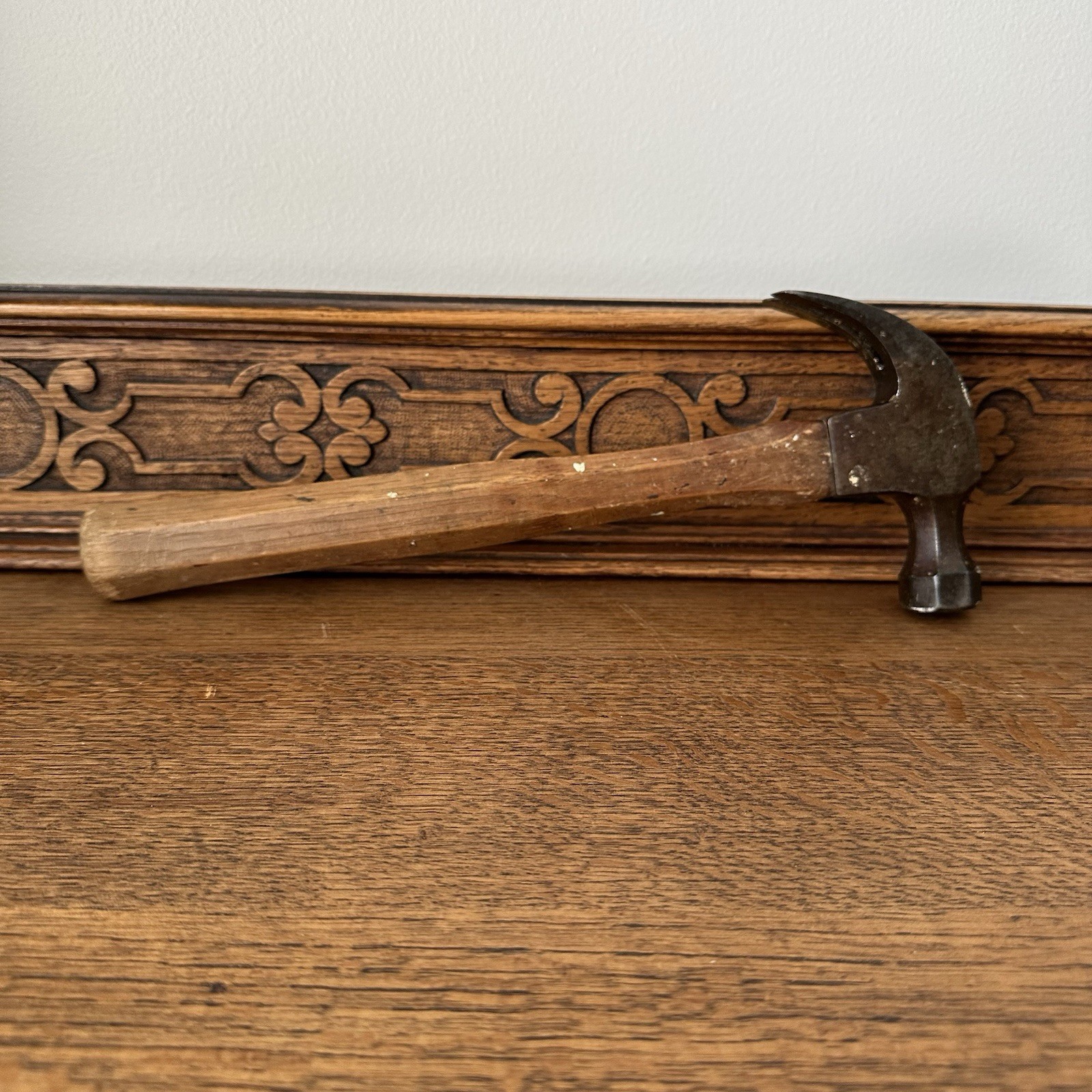 Belknap Bluegrass Claw Hammer Original Wood Handle Carpenter