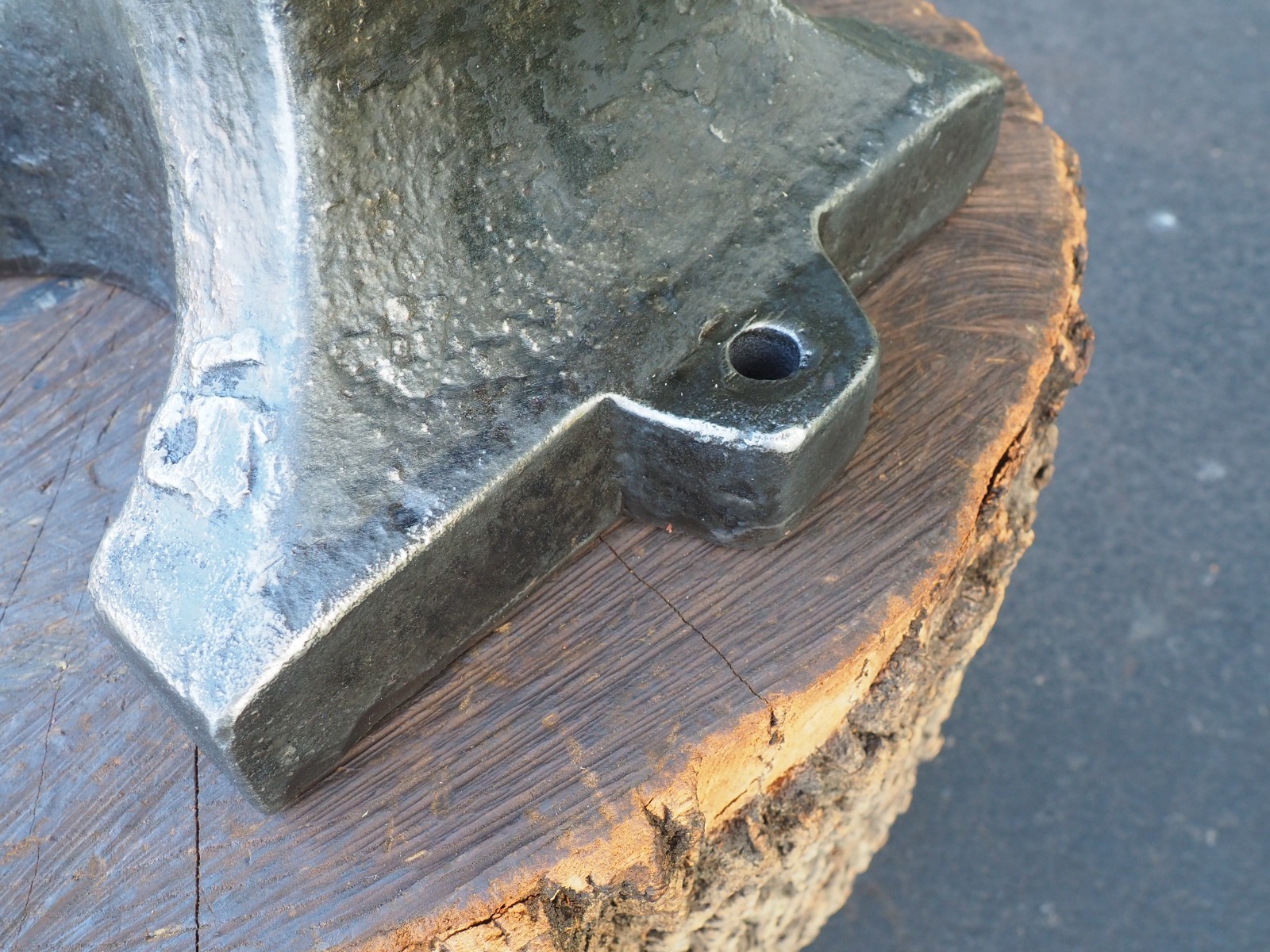 BIG 1940s FACTORY “FISHER NORRIS” BLACKSMITH 150LBS ANVIL ANTIQUE VISE RR BLADE