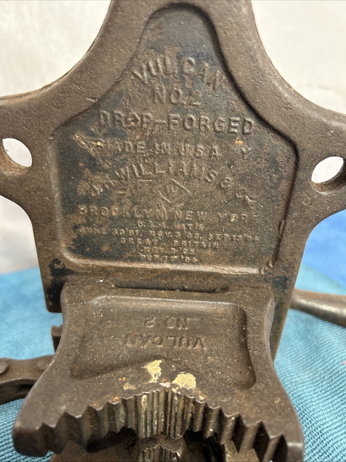 J.H. Williams & Co. Vulcan No. 2 Chain Pipe Vise 1903 Era