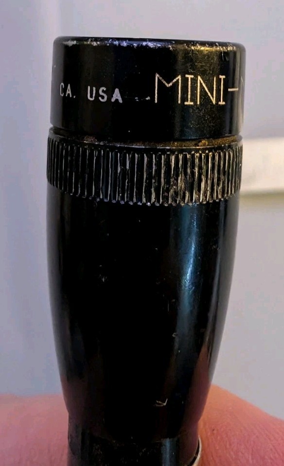 🔥 Vintage Mini Maglite AAA Flashlight Black Chrysler Pentastar Promo Pocket…