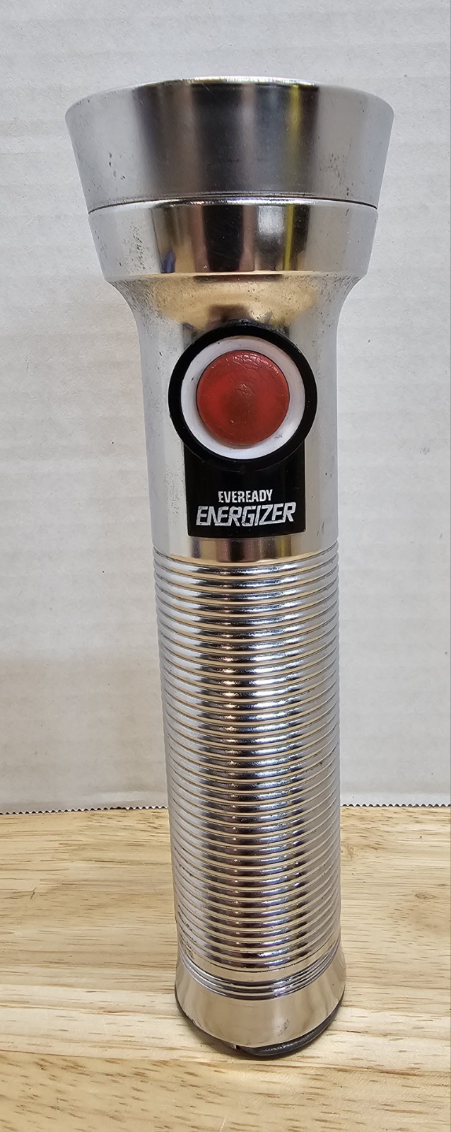 Vintage Eveready Energizer Flashlight – Union Carbide Metal Chrome (Q2)