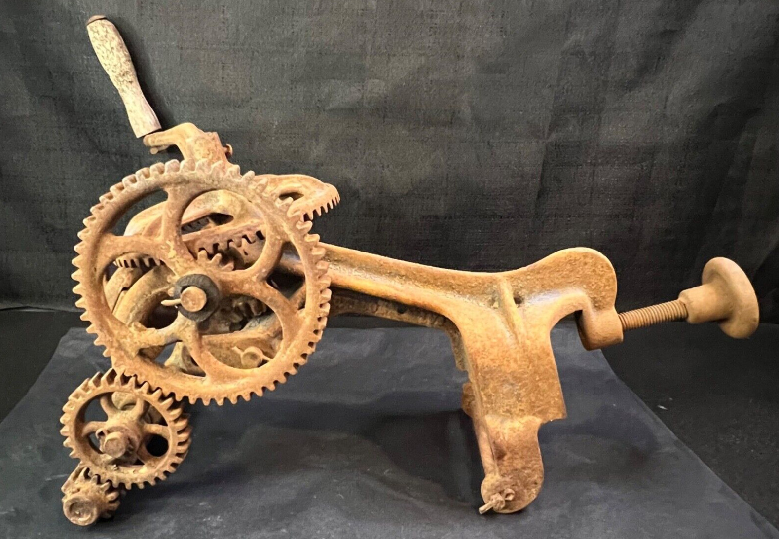 ANTIQUE DEERING CO Mechanical Sharpening Sharpener Tool Steampunk Parts Gears