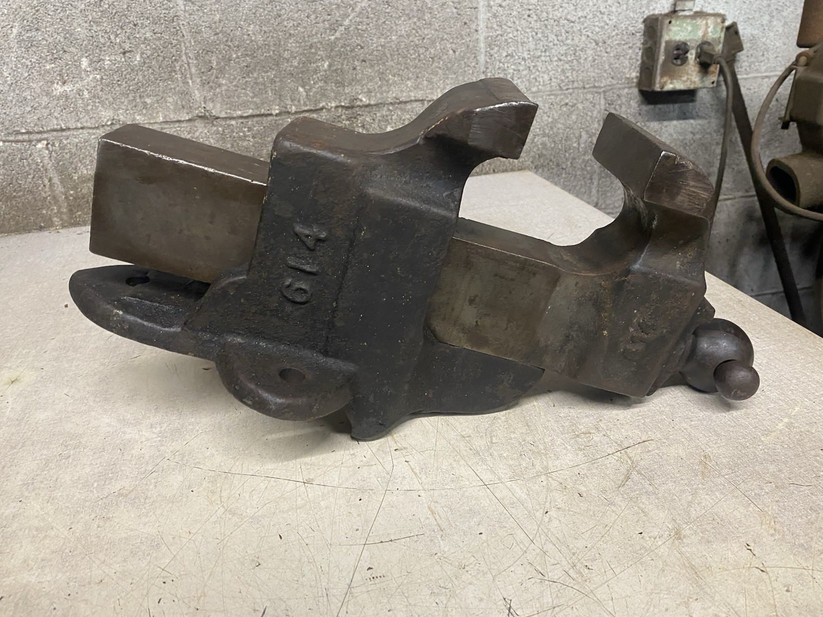 VINTAGE ATHOL 614 MACHINIST VISE CAST IRON, ATHOL MASS USA