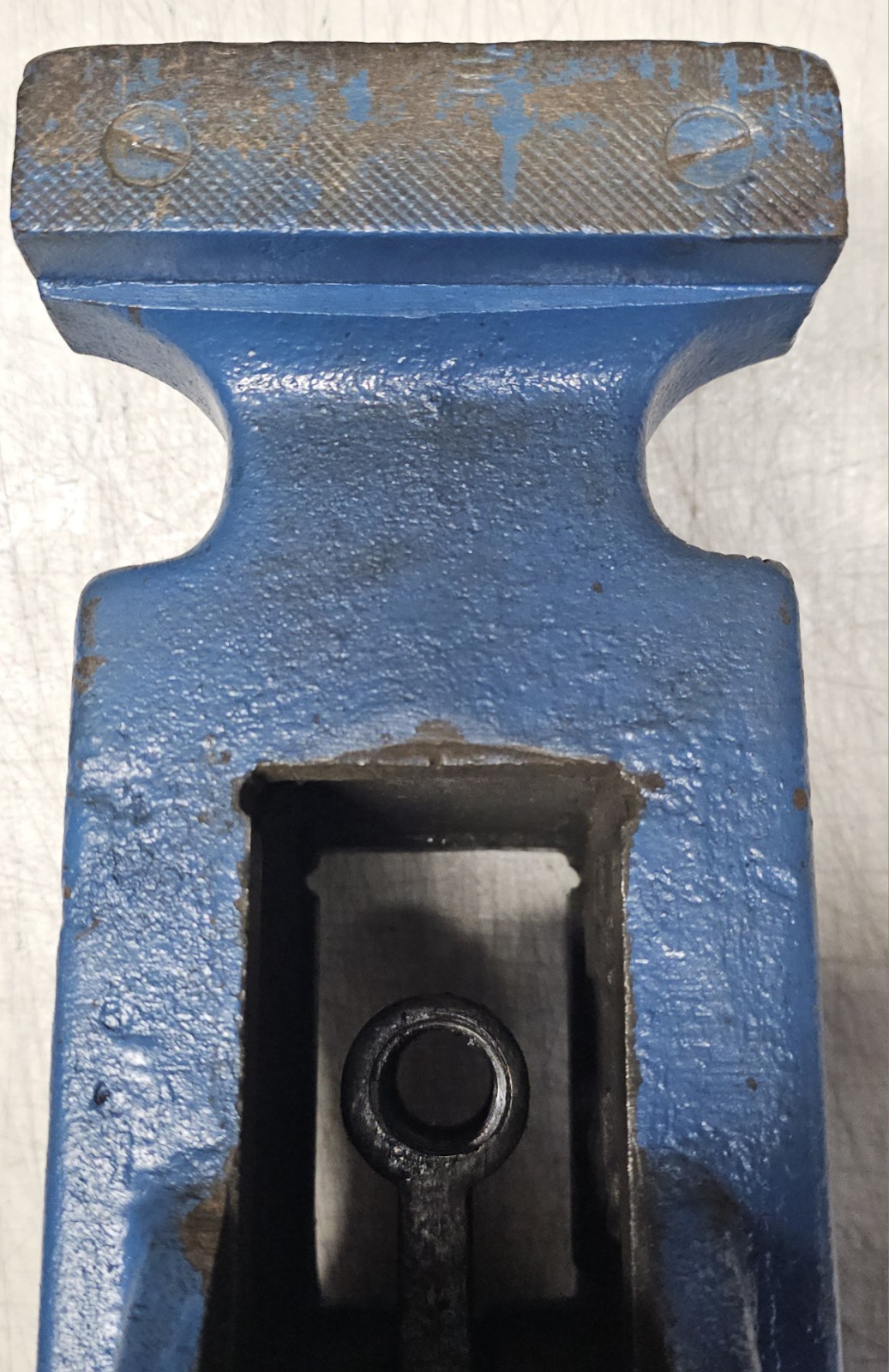 Rare Vintage Oswego Tool Co. NY Bench Vise #24-1/2A Ductile Iron 4″ 57lbs. Blue