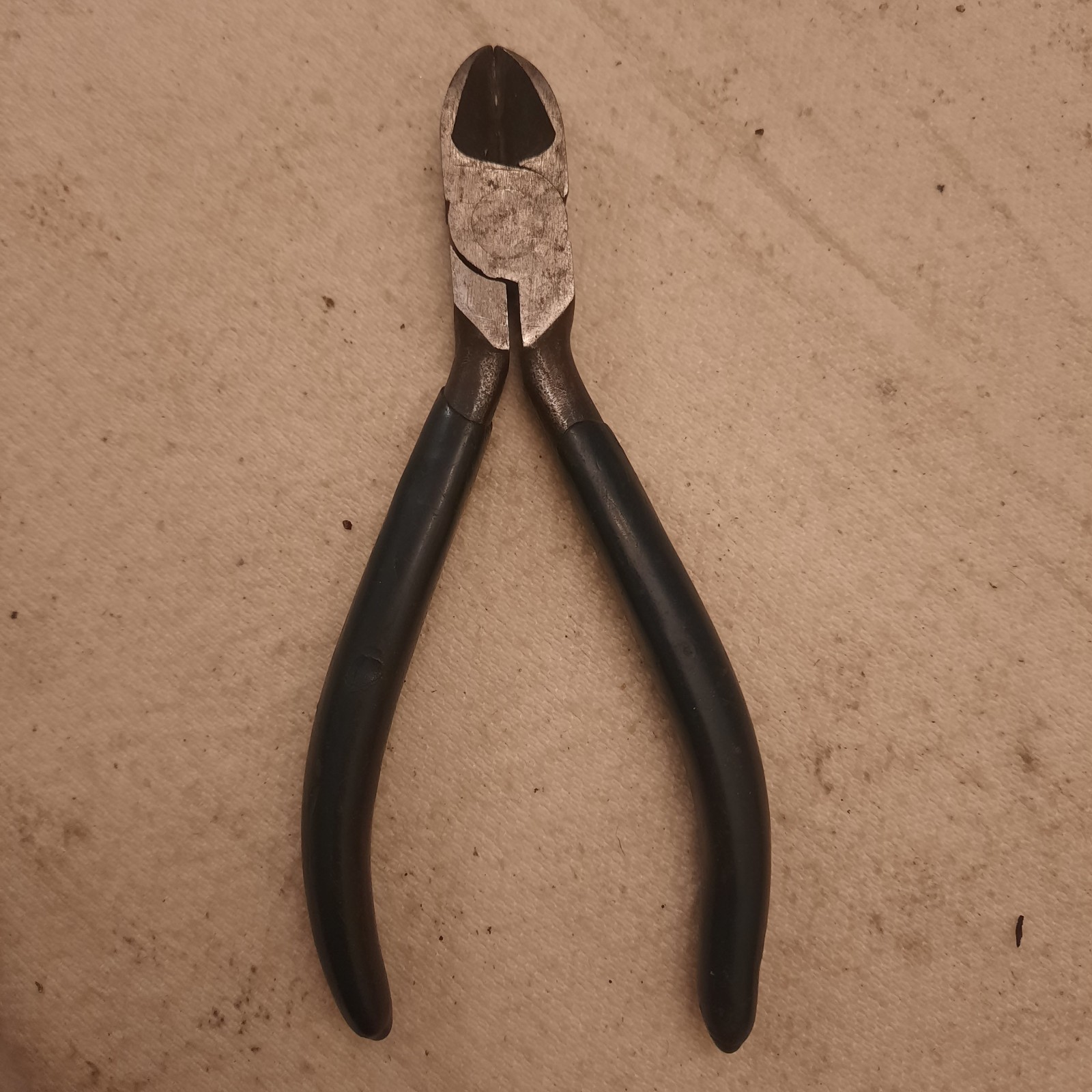 Vintage Kraeuter 35014 4 1/2″ Diagonal Side Cutters Pliers. USA!