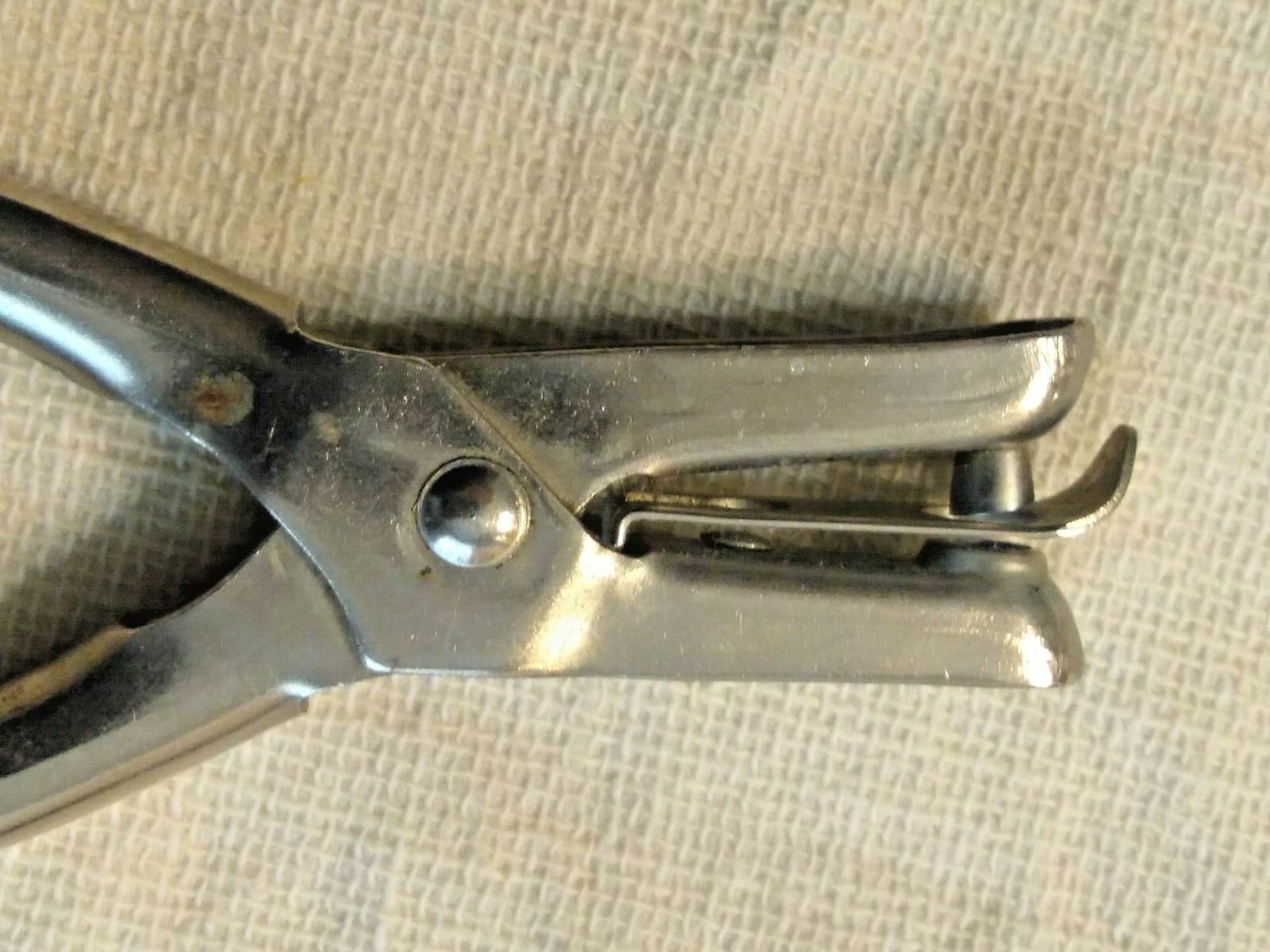 Vintage SARGENT No. 2600 Hole Punch