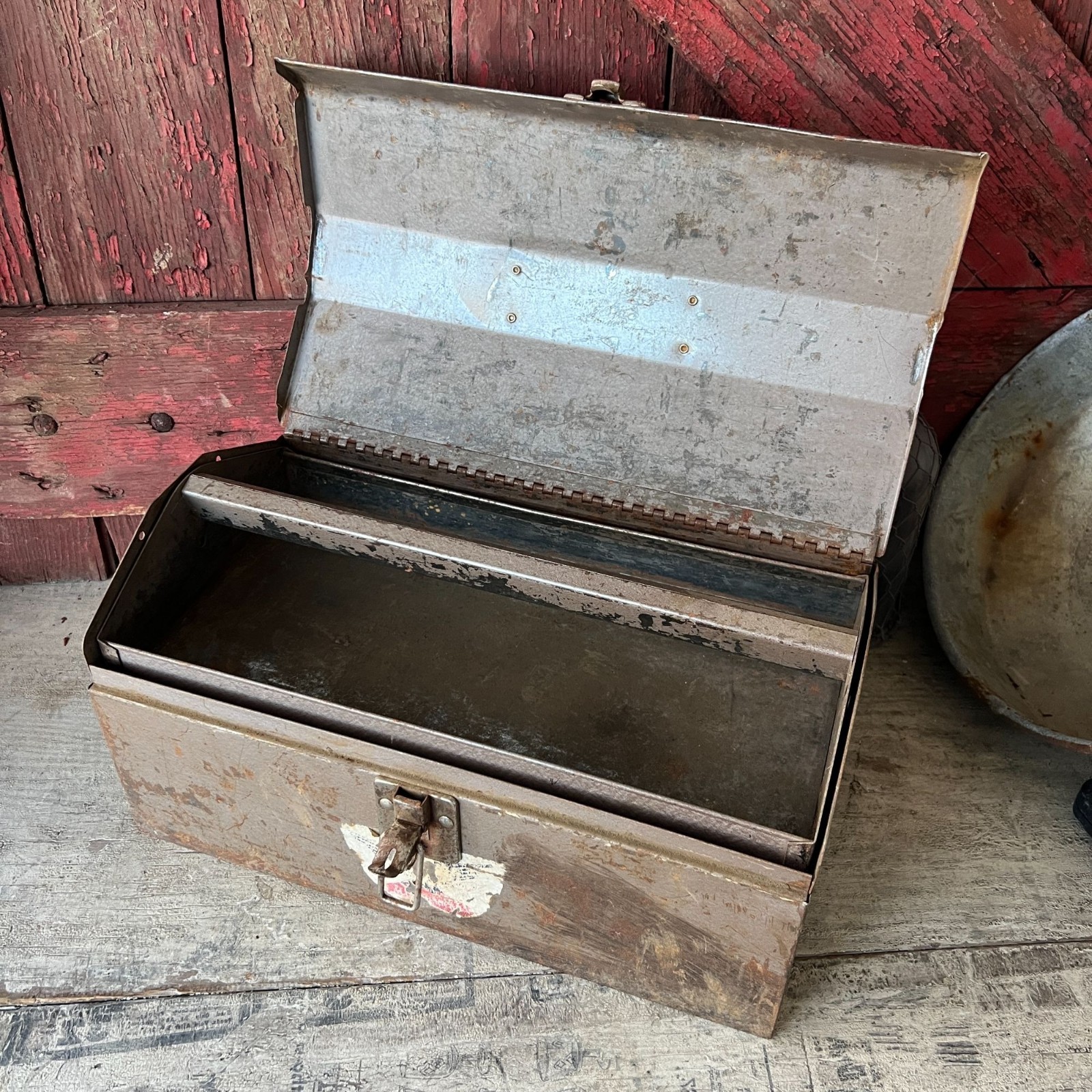 Vintage Metal Toolbox With Handle & Removable Tray 15″x8.5″x8″ Rustic Aged