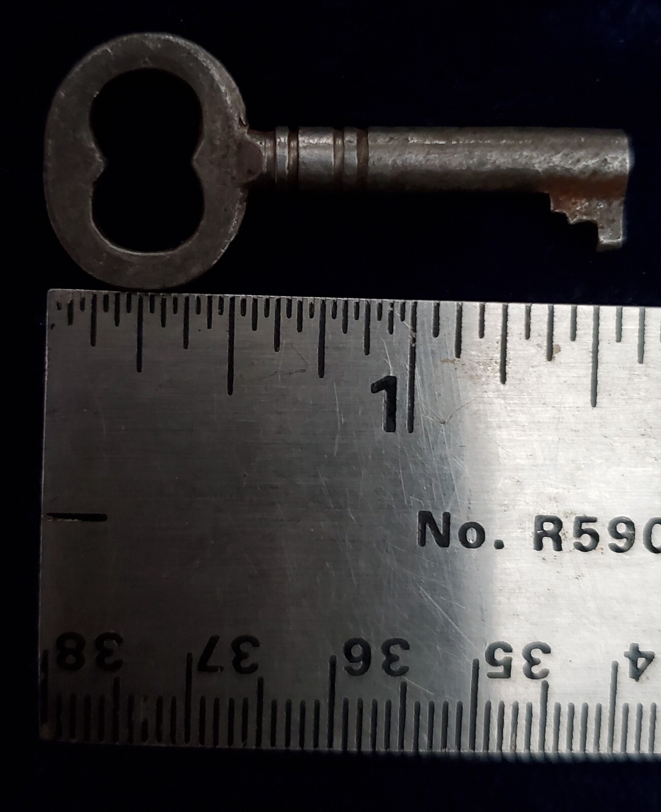 Vintage OPEN BARREL Small ROUND Antique Silver SKELETON KEY 1.25″ Long