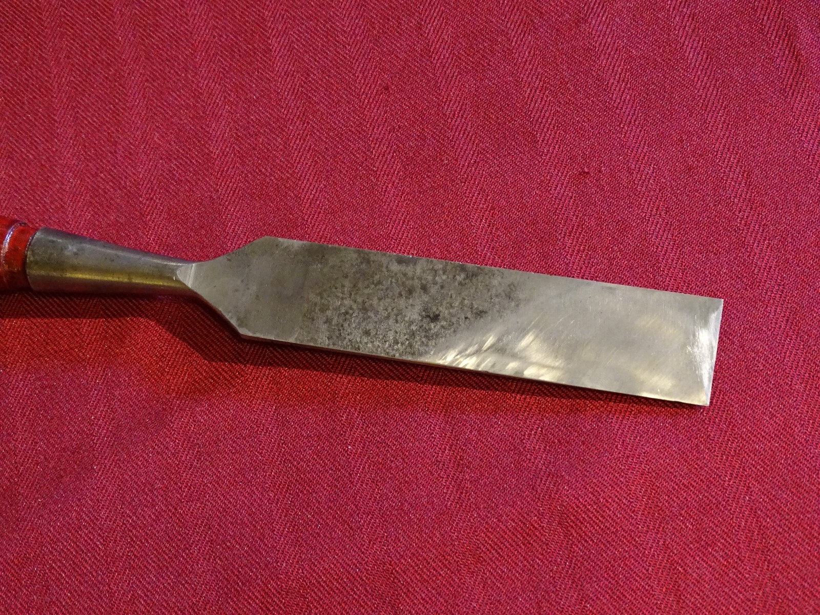 Stanley Made in USA 1-1/4″ Chisel with Red Hickory Handle Sharp and Honed VGC