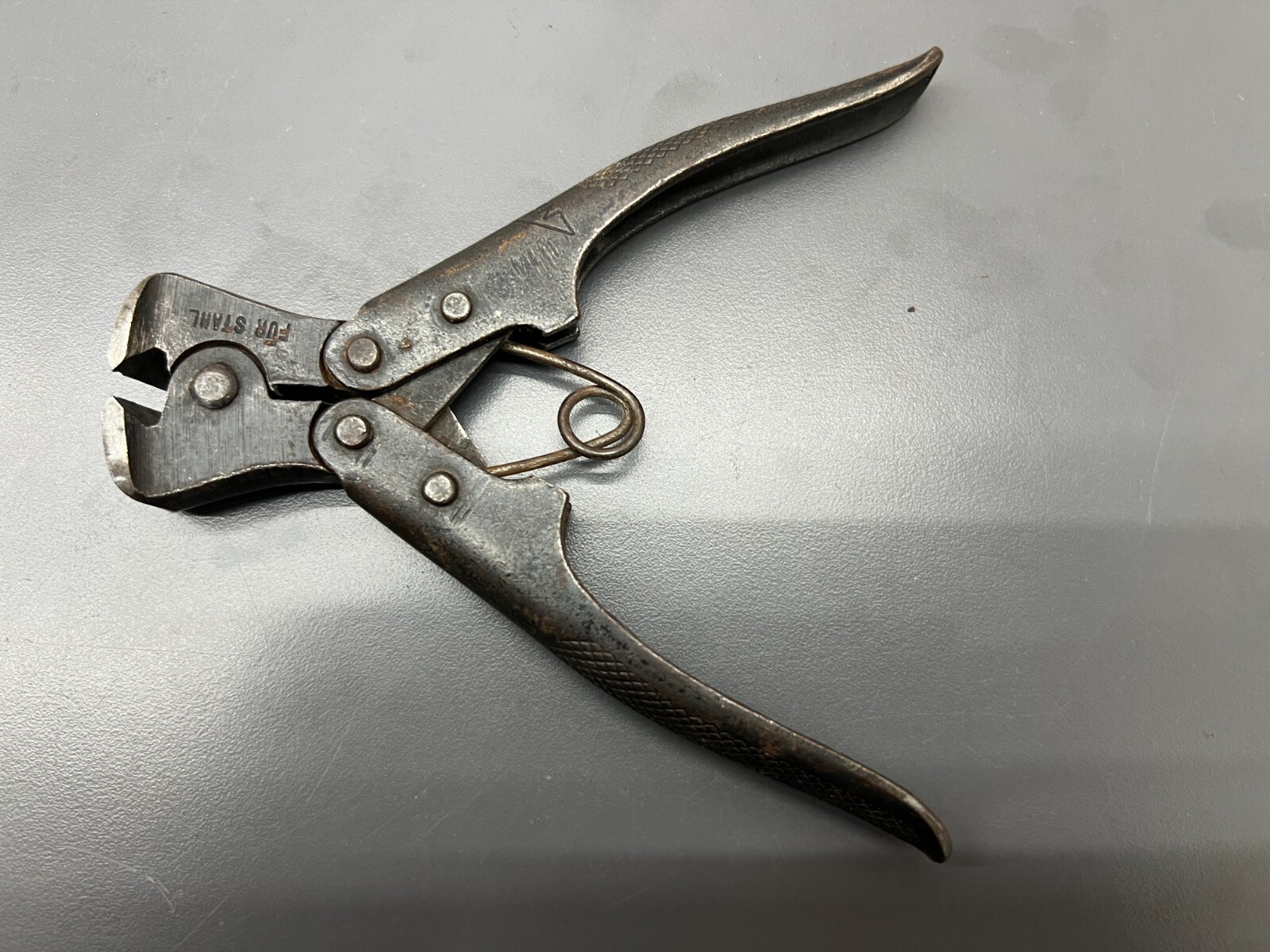 (K) VINTAGE NOVA INDUSTRIAL END CUTTING PIVOT PLIERS NIPPERS – GERMANY
