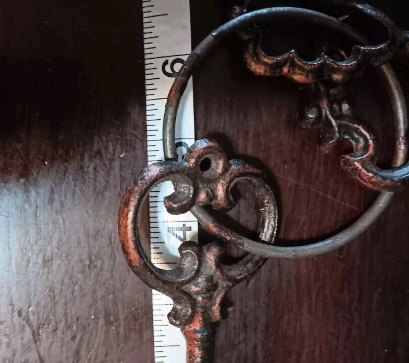 3 9-In Shabby Chic Decorative Metal Skeleton Keys Key Ring Oversize Copper Decor