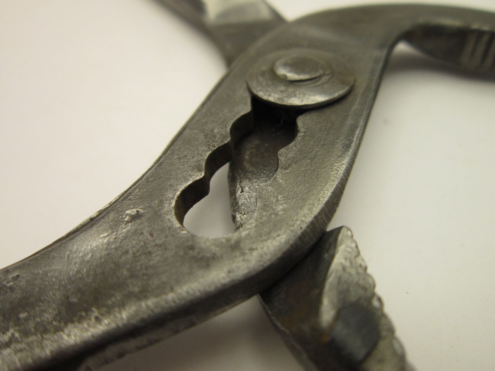 Vtg Duro Metal Products Co. 2103 9.5″ Tongue & Groove “Channel Lock” Pliers USA