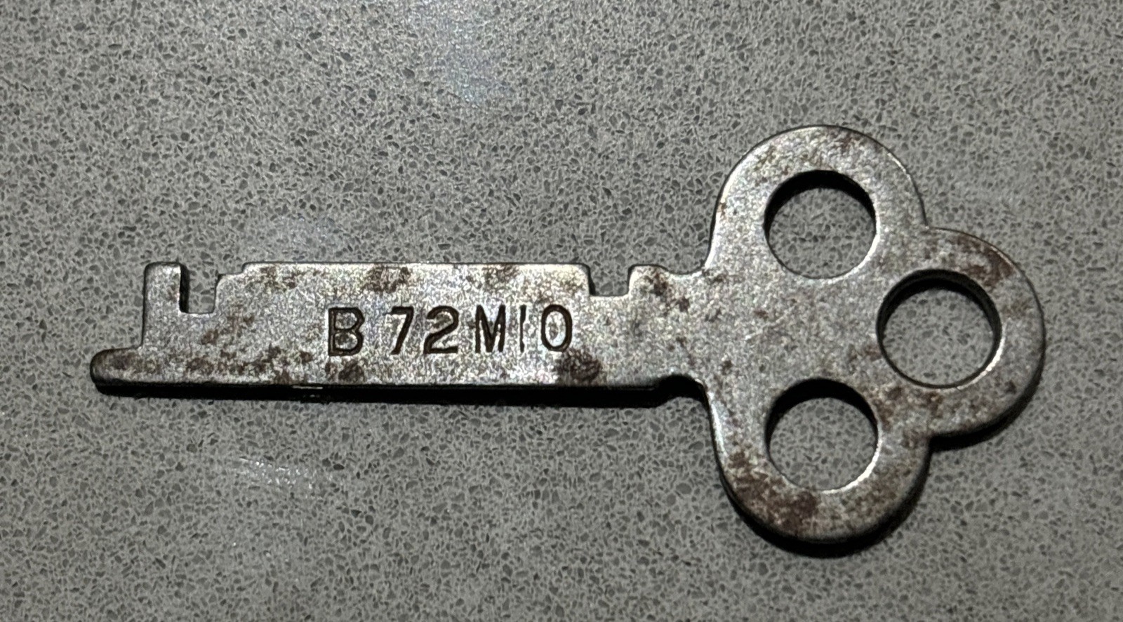 Vintage National Lock Co Flat Vending Key No. B 72M10 ROCKFORD IL USA