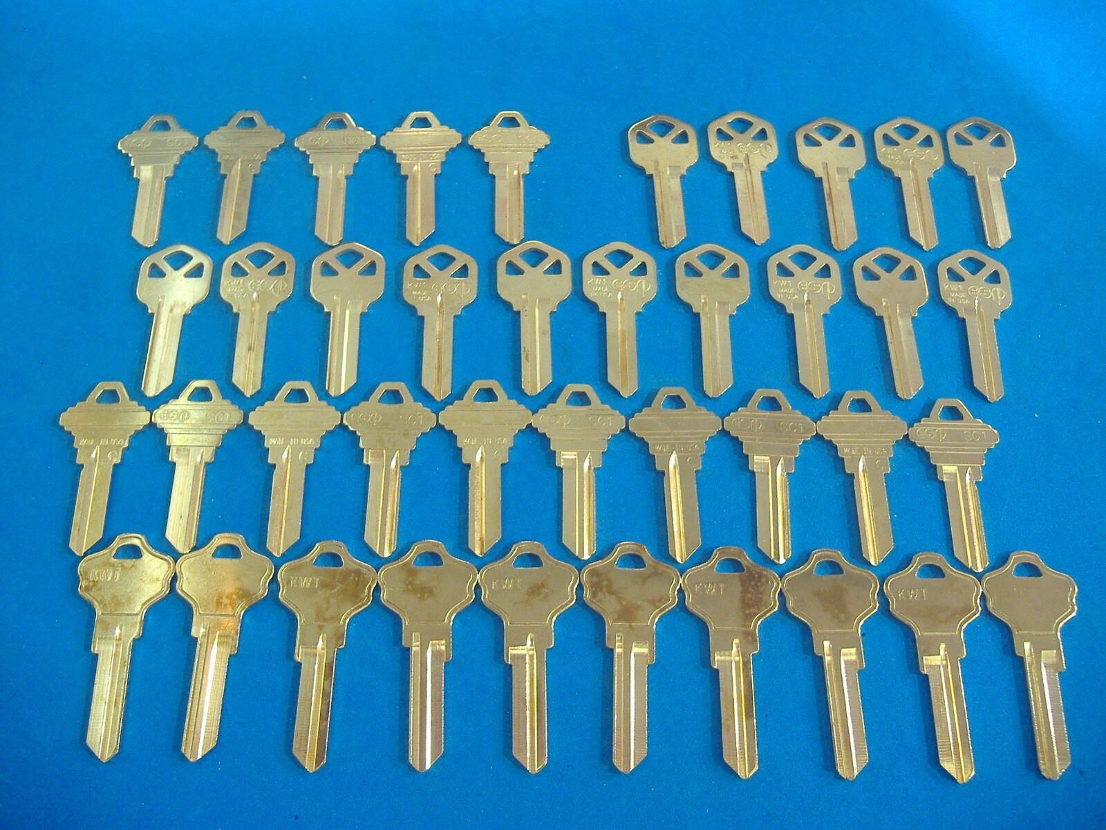 40 PC LOCKSMITH KEY BLANK ASST KW1 SC1 & TITAN FITS KWIKSET & SCHLAGE BRASS USA