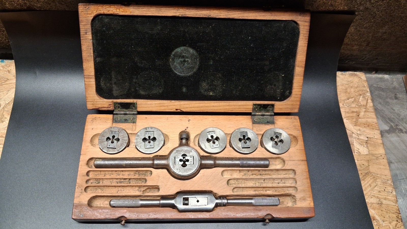 Vintage Greenfield Little Giant Screw Plate Tap & Die Set Wells Brothers
