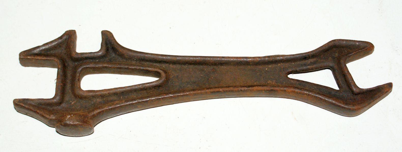 E39 BATEMAN MFG Cultivator Farm Implement Wrench Tool Old Vintage Unusual