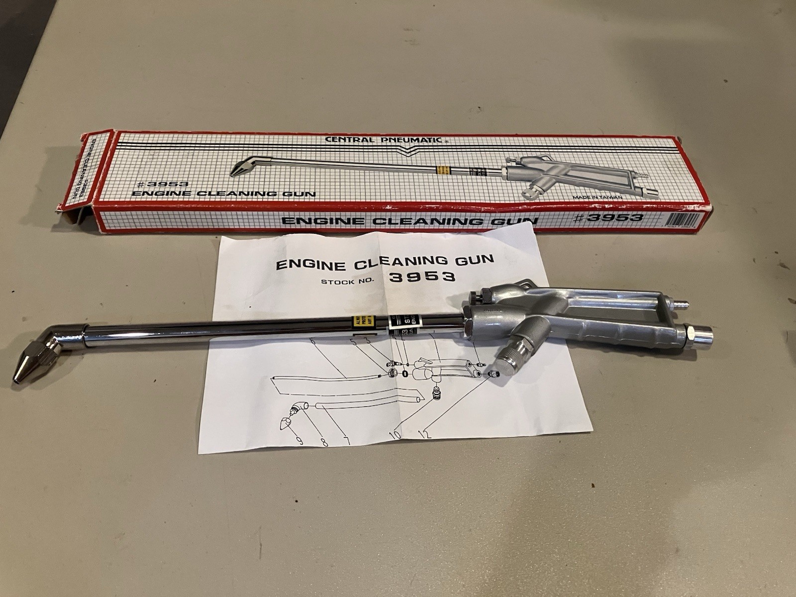 New Central Pneumatic Engine Cleaning Gun Stock No. 3953 Air Siphon Spray Tool