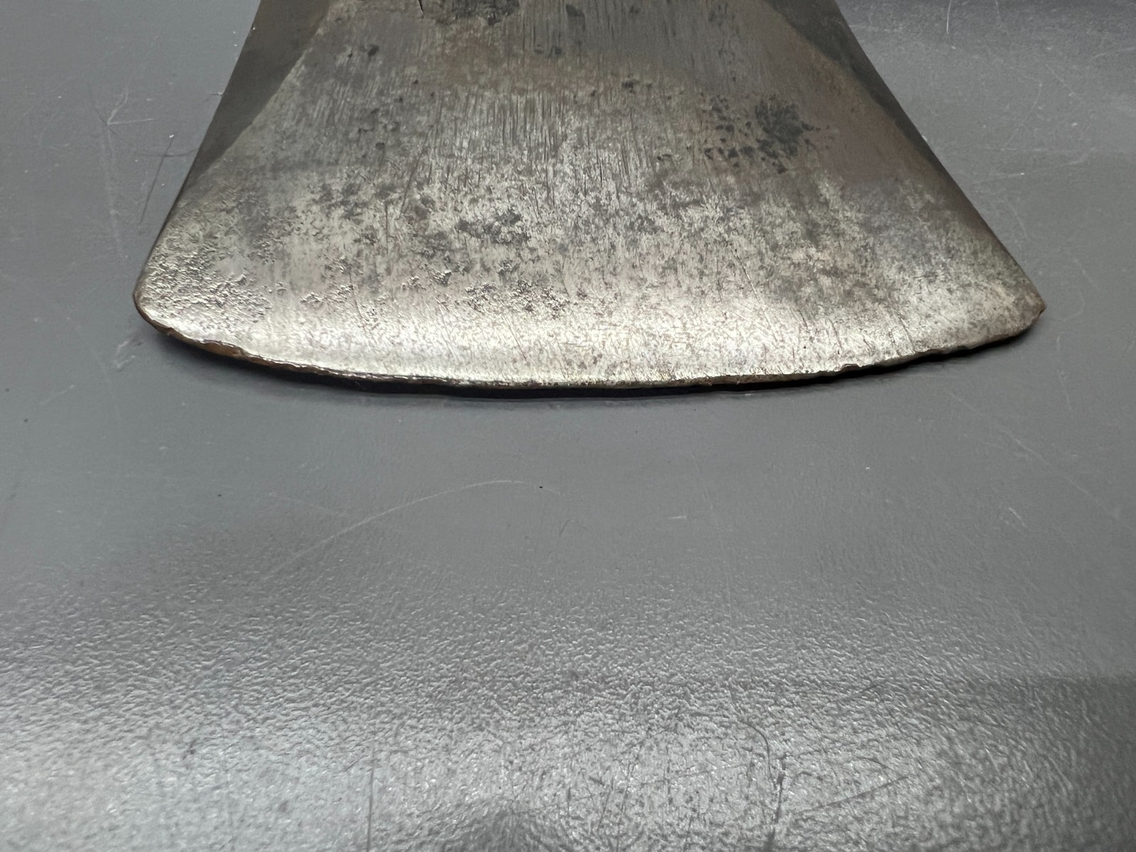 (H1) VINTAGE HAND FORGED LARGE HATCHET AXE CAMPING CARPENTER – VGC