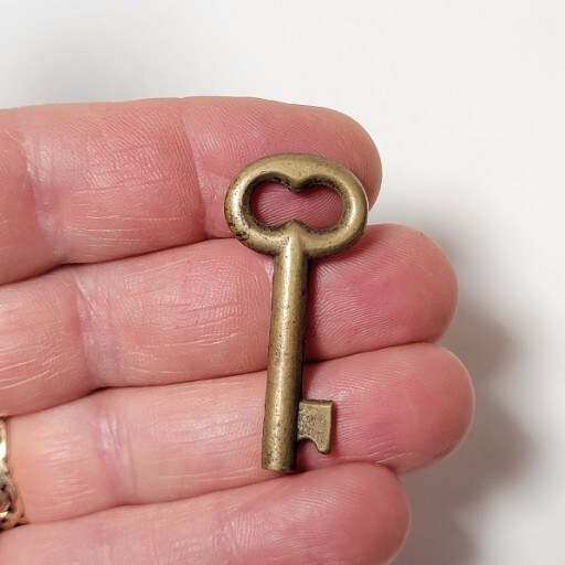 Vintage Brass Solid Barrel Skeleton Key Approx 1 5/8″ Long cat#J5-31