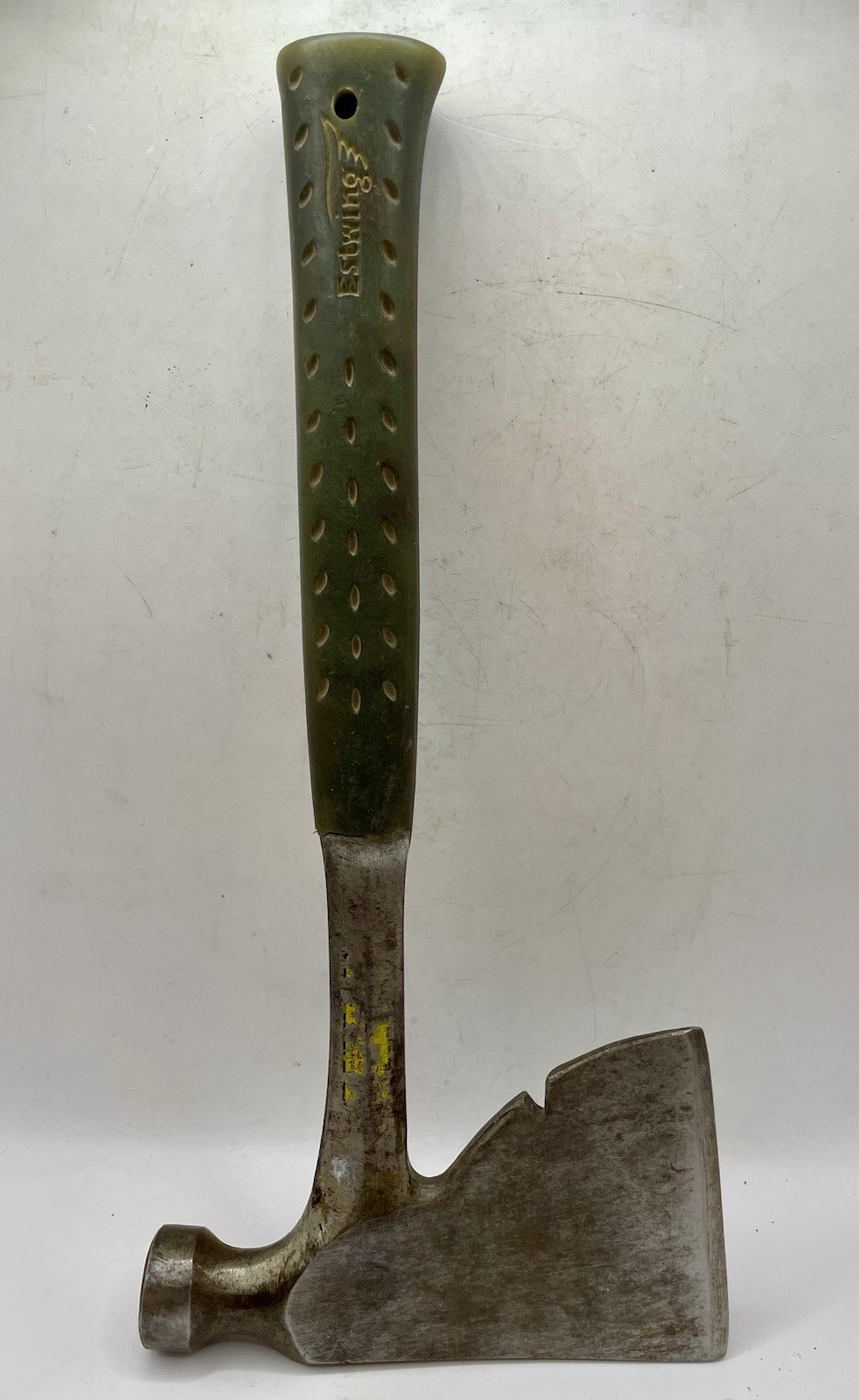 Vintage ESTWING E3-2H Carpenter Hatchet SAFE-T-SHAPE Rubber Grip 13” U.S.A.