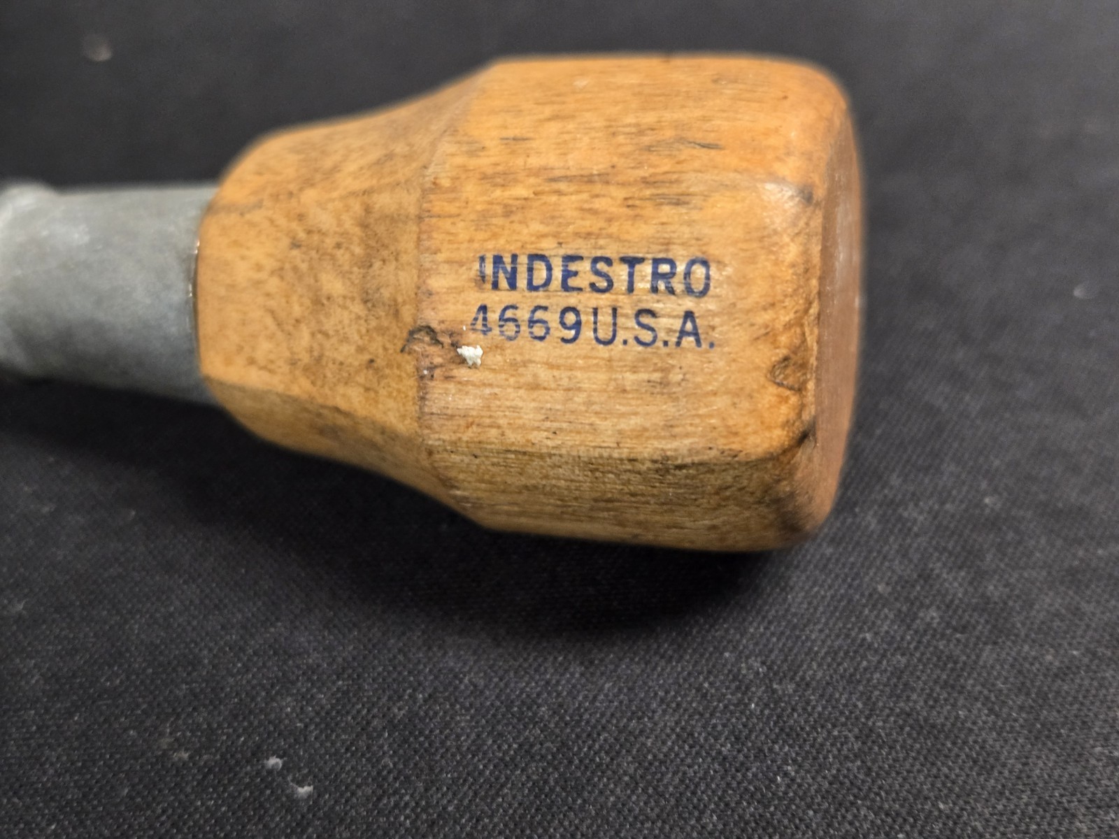 Vintage Indestro 4669 Wood Handle Stubby Phillips Screwdriver Made In USA