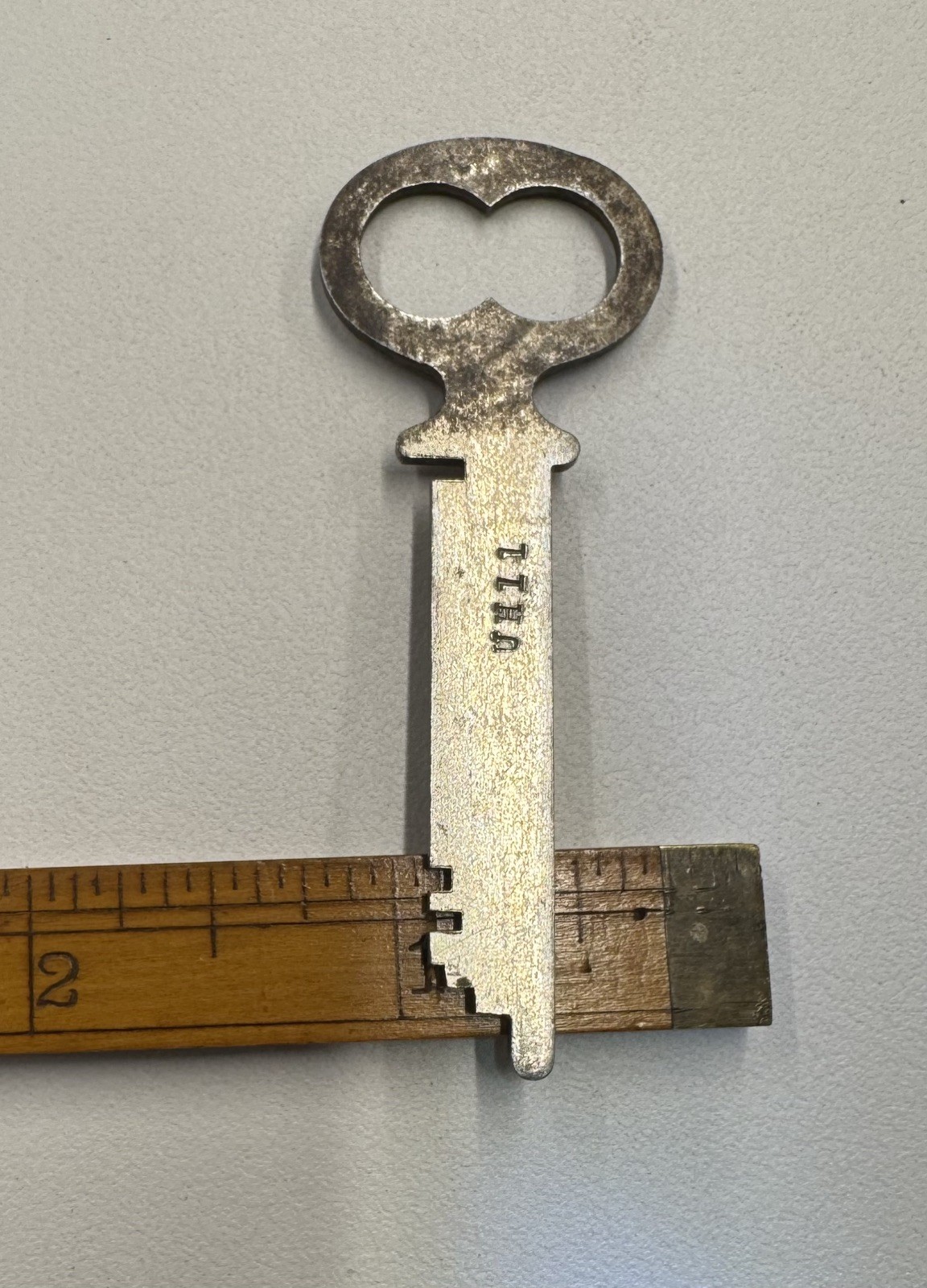 🌿 🗝️ Antique Eagle Lock Co. Flat Skeleton Key #UH11