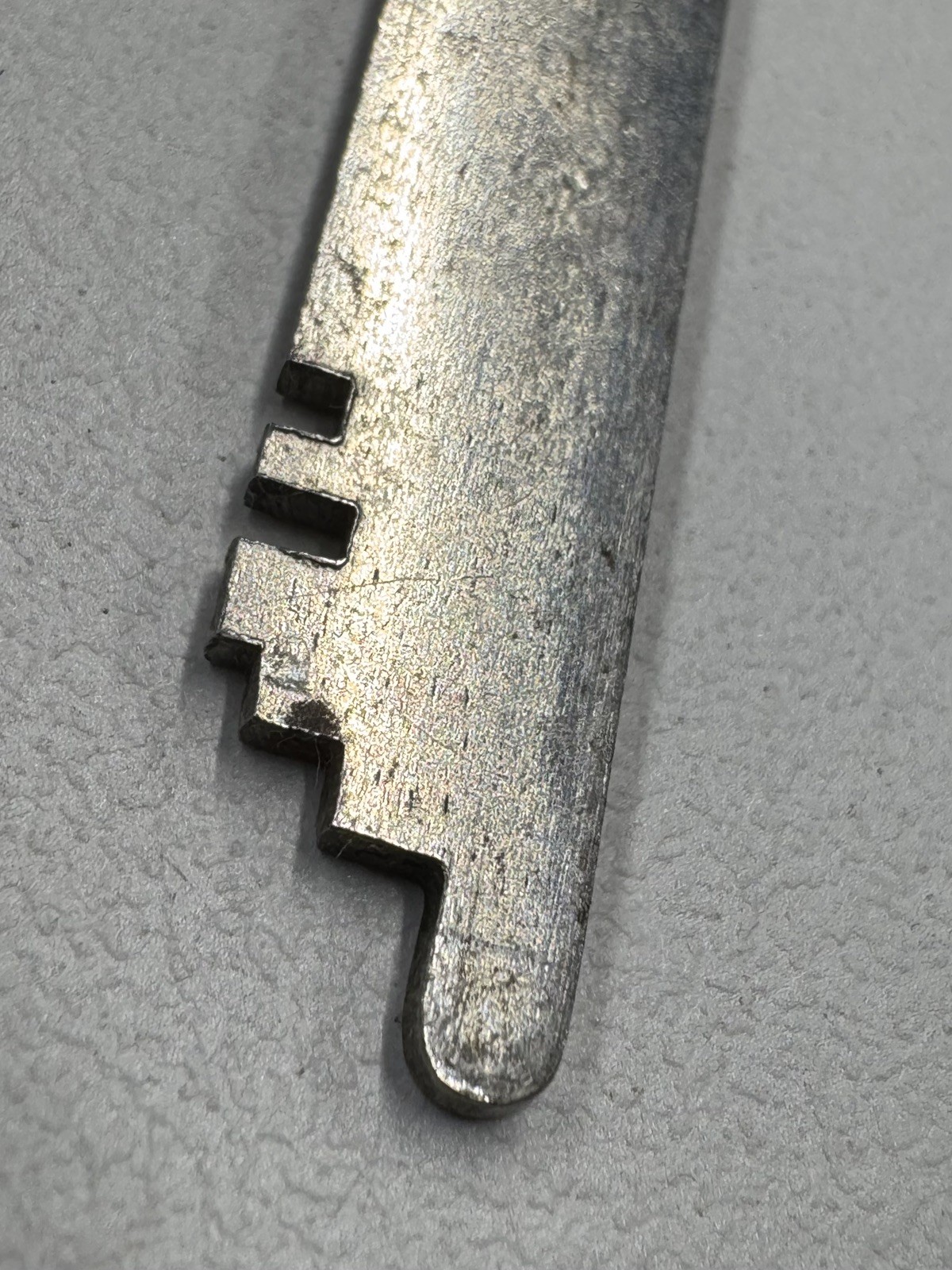 🌿 🗝️ Antique Eagle Lock Co. Flat Skeleton Key #UH11