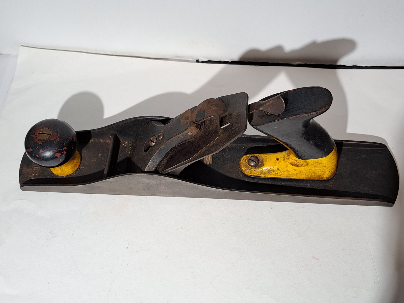 VINTAGE DEFIANCE WOOD PLANE YELLOW & BLACK WOOD HANDLE 13.5″ USA SMOOTH BOTTOM