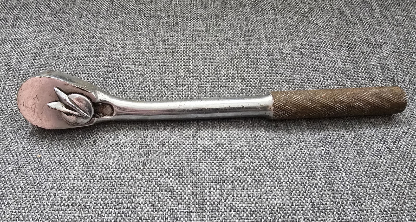 (V) RARE CRAFTSMAN COPY FLYING V 1/4″ DRIVE KNURLED HANDLE RATCHET – VGC – JAPAN