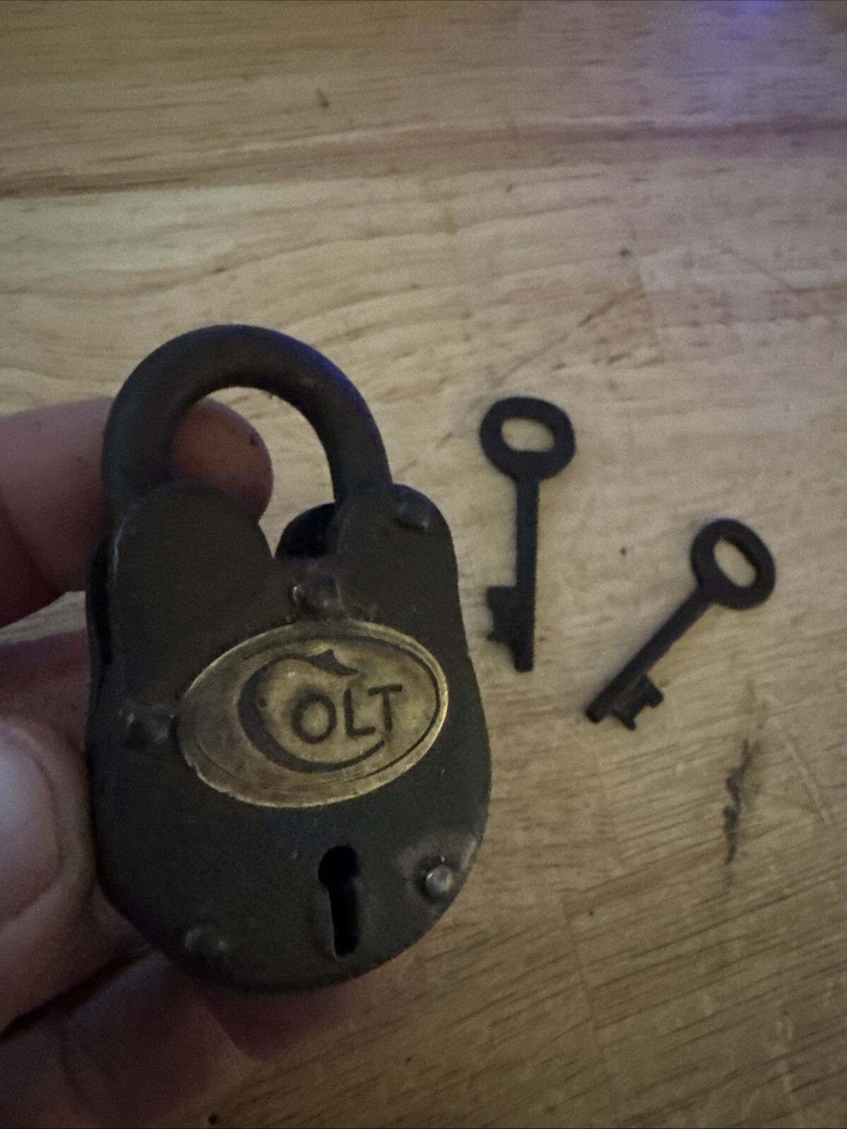 Colt Rifles Padlock Lock Key Set Western Yellowstone Cowboy Indian Rodeo METAL