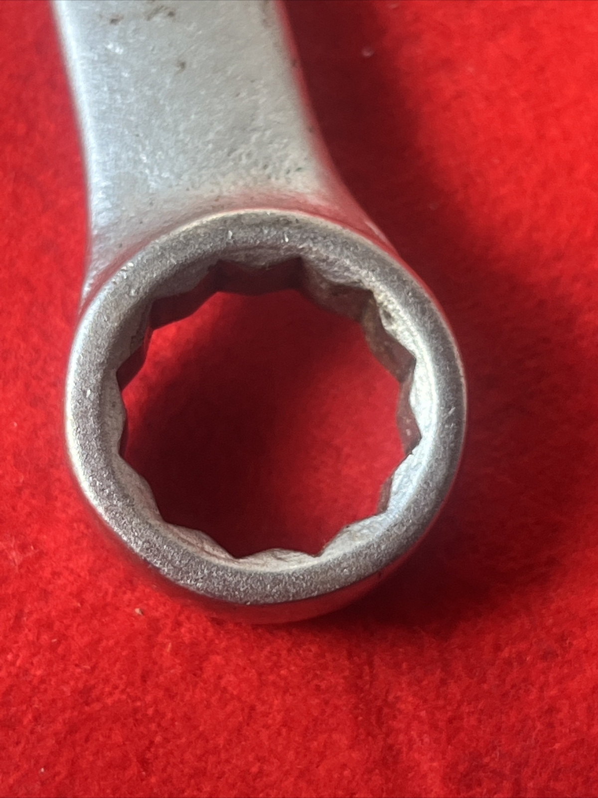 CRAFTSMAN -V- 42929 COMBINATION WRENCH, 12 point, 17mm FORGED USA (t53)