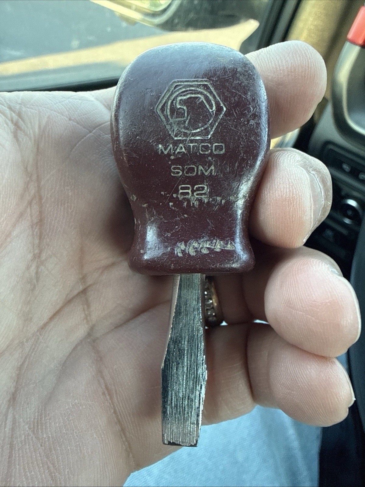 Matco, Flat Stubby Screwdriver, Part #SDM82 Color: Burgundy/Maroon