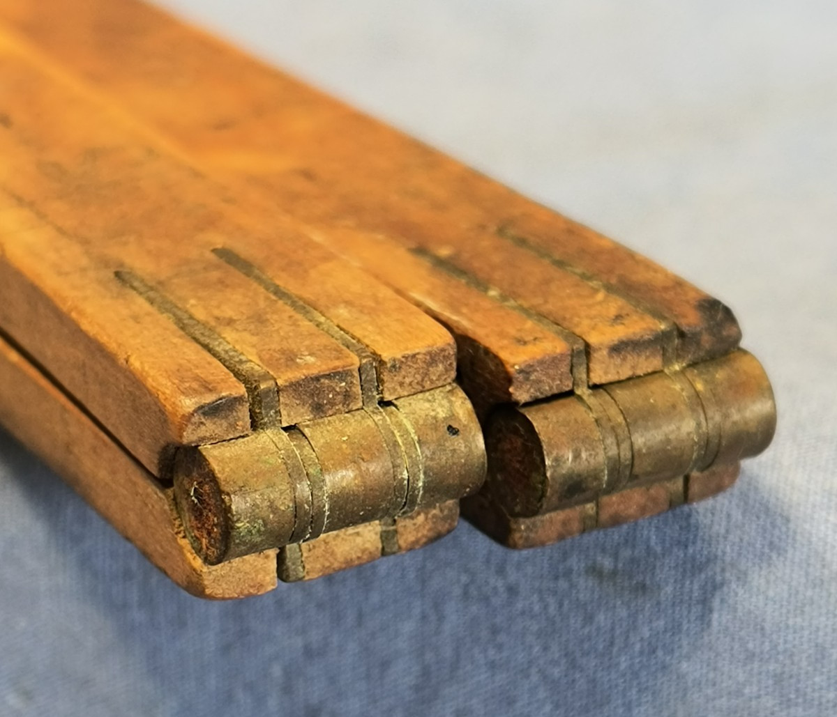 Vintage Wooden Folding Ruler 24″ Hinges 268 USA 2′
