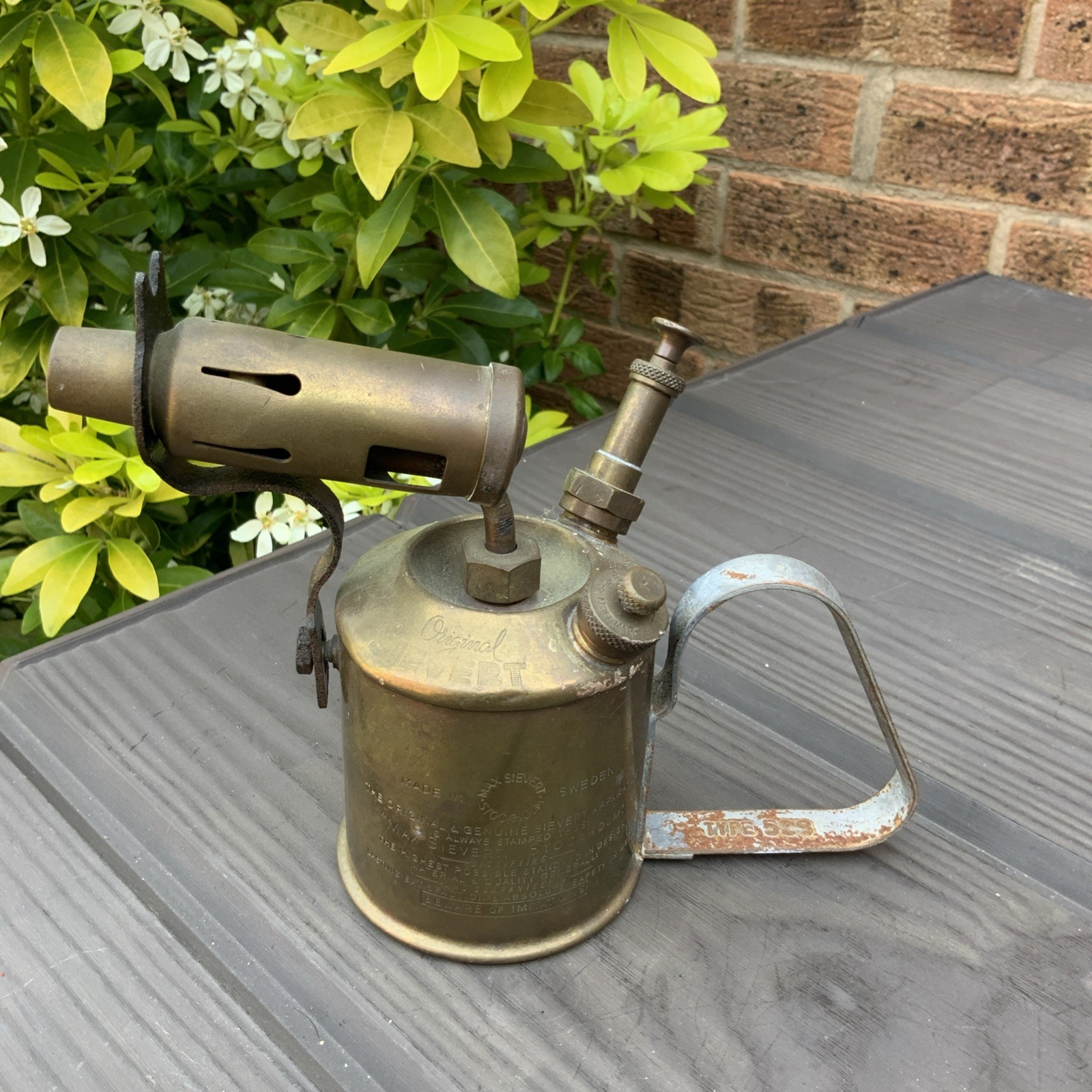 Genuine Sievert 538 1/2 Pint Brass blow Lamp