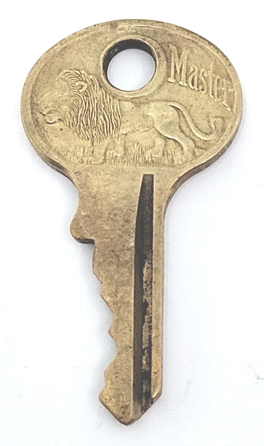 Vintage Key Master Lion Milwaukee Wis Appx 1-5/8″ Replacement Locks