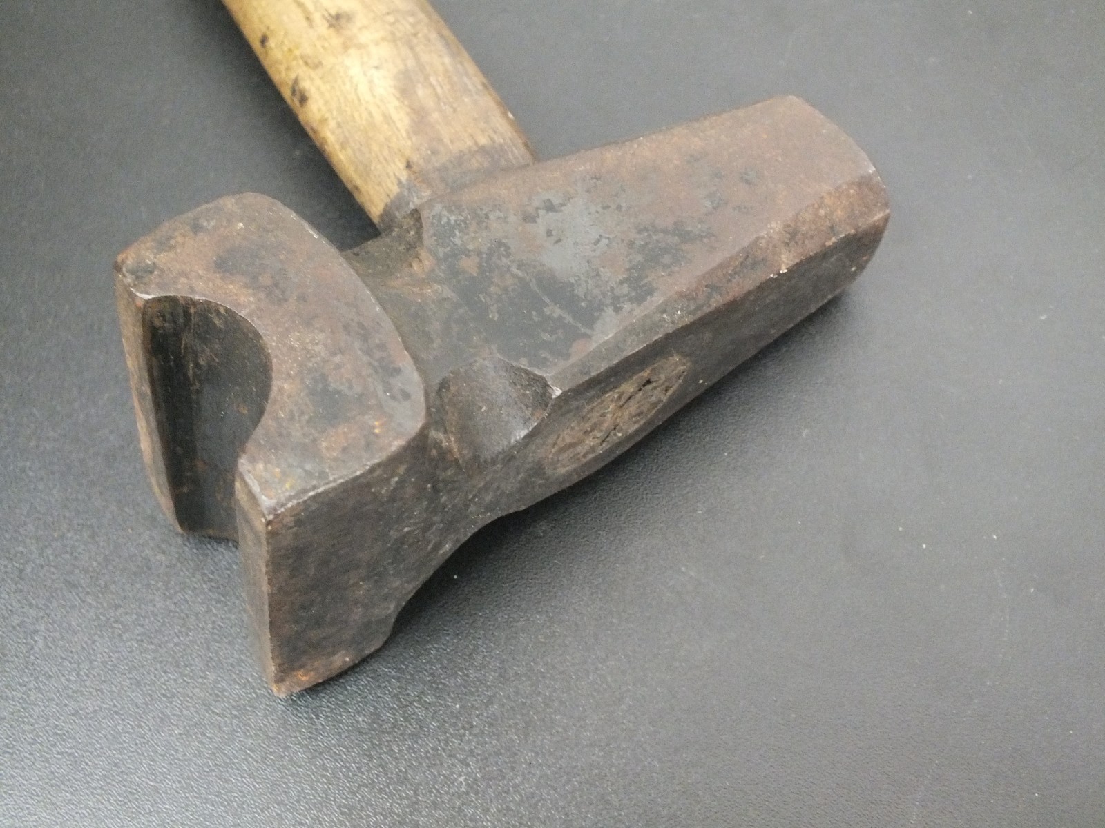 VINTAGE BLACKSMITHS HAMMER TOP SWAGE MILITARY 1953 BY BRADES