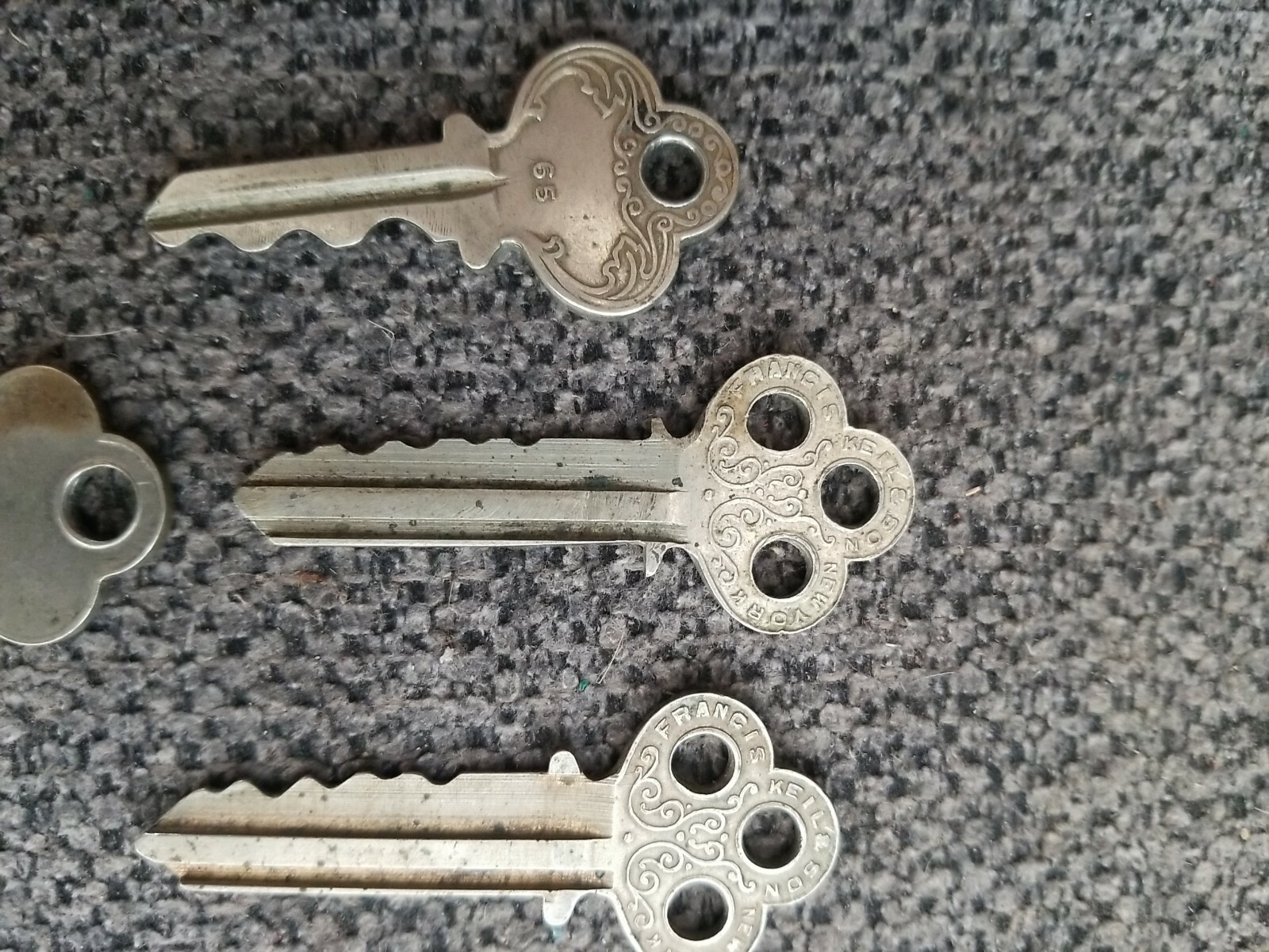 4 Vintage Francis Keil & Sons New York Keys. 1/1 on Ebay