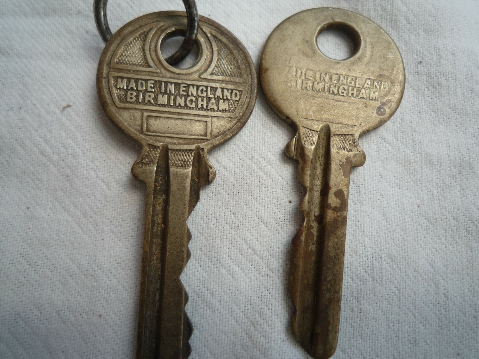 VINTAGE KEYS COLLECTION MADE IN ENGLAND BIRMINGHAM 2P