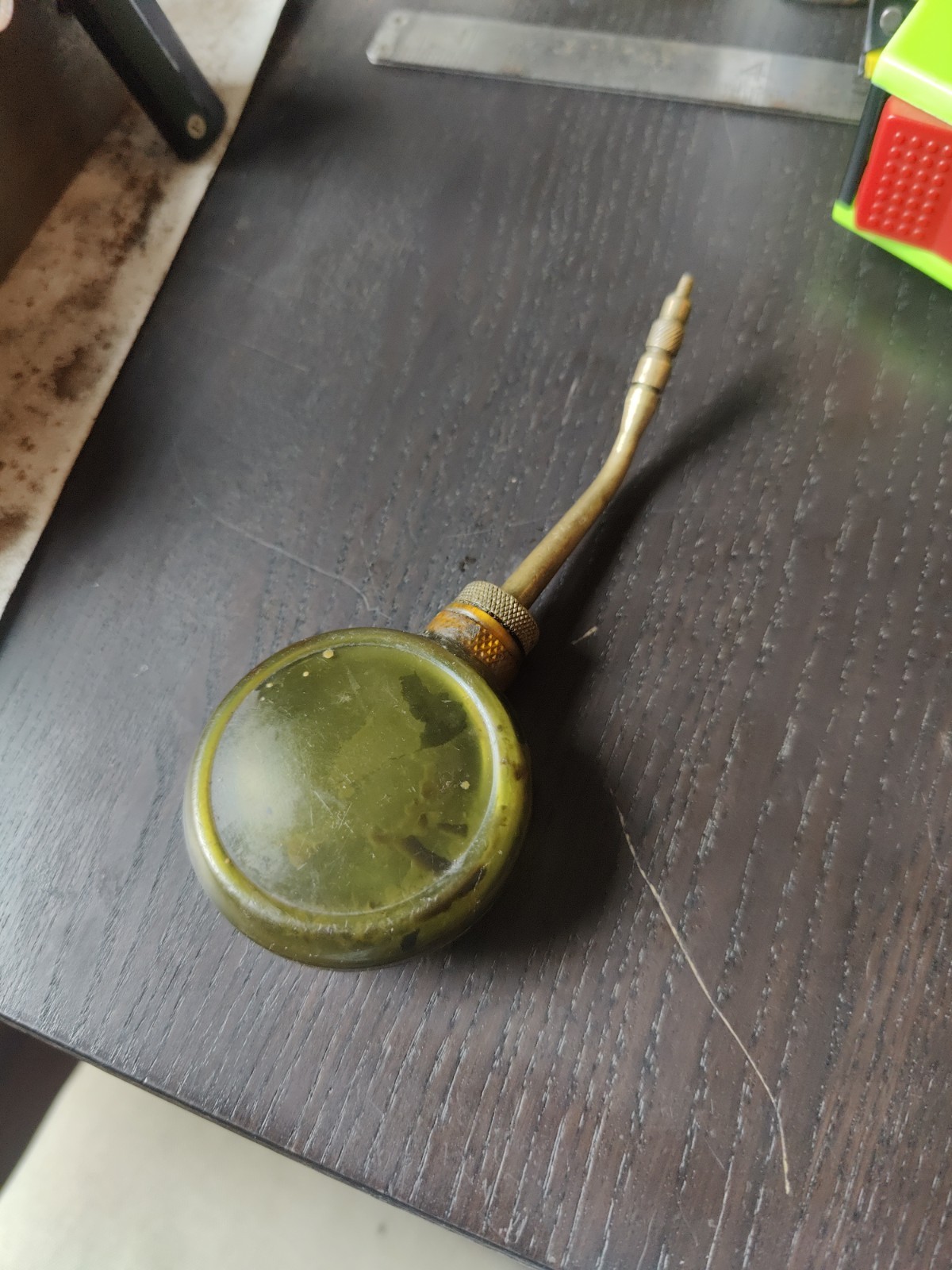 Old Plastic & Brass Banjo Oil Can Muller Valvespout