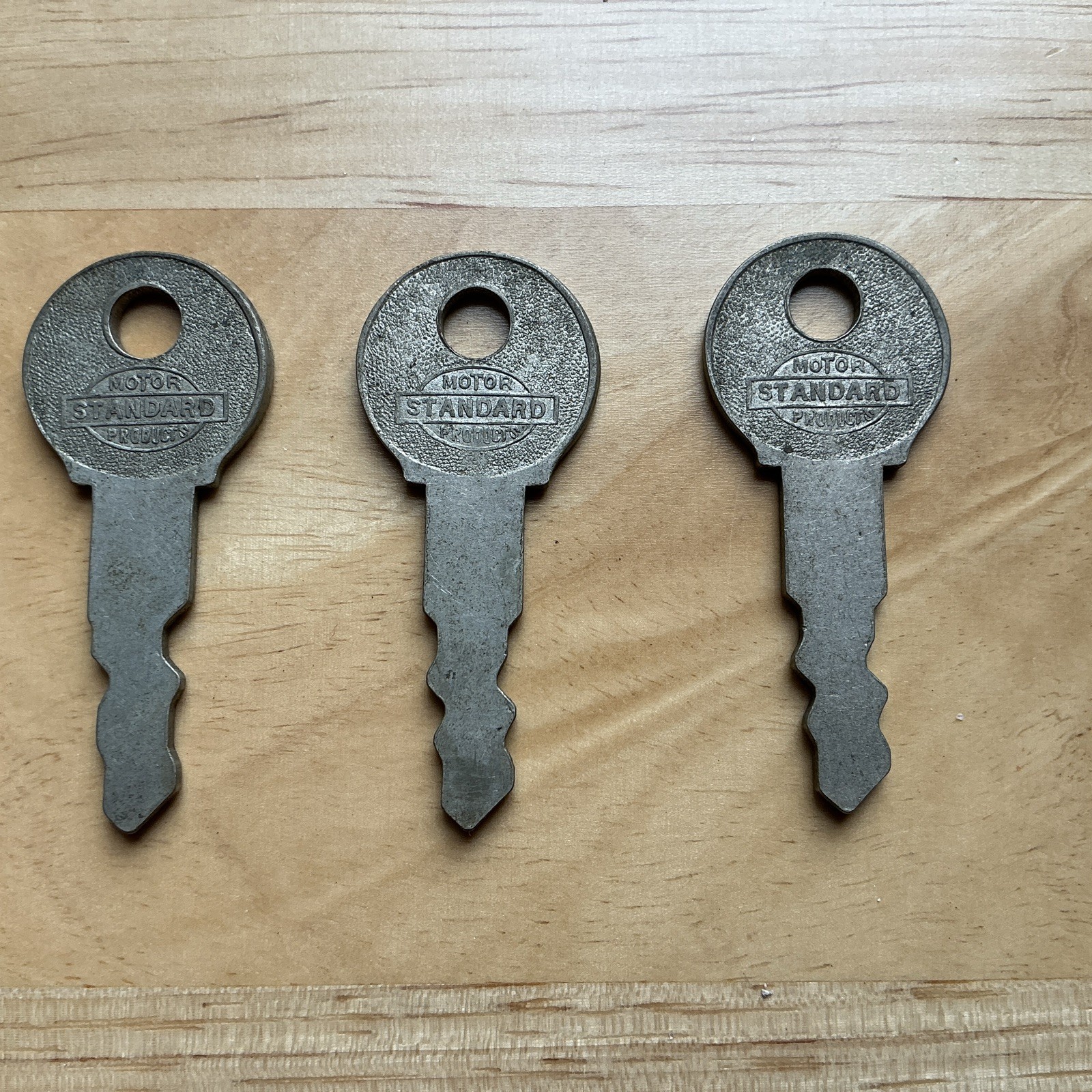 3 Vintage Keys; Motor Standard Products Keys; Pair of 1BX, One 4AX; G0929