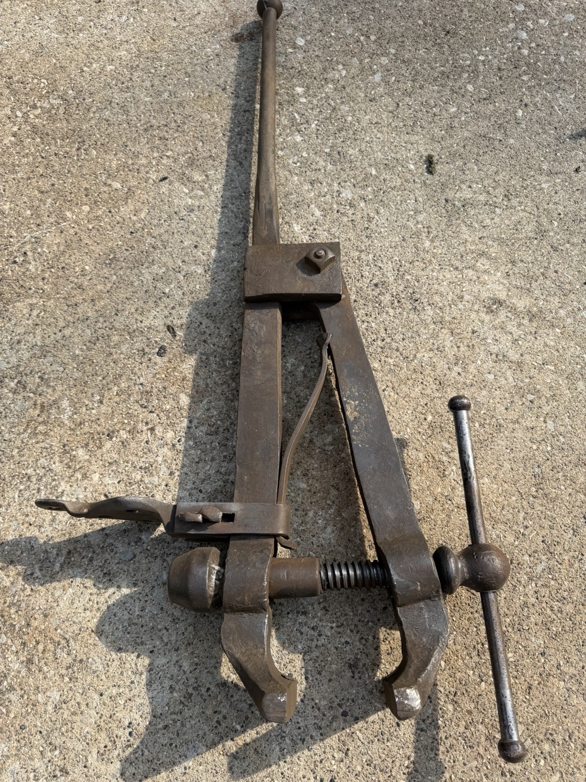 Antique Hand Forged Blacksmith Post Leg Vise 5” Jaw 40” Tall 50 Lb Complete