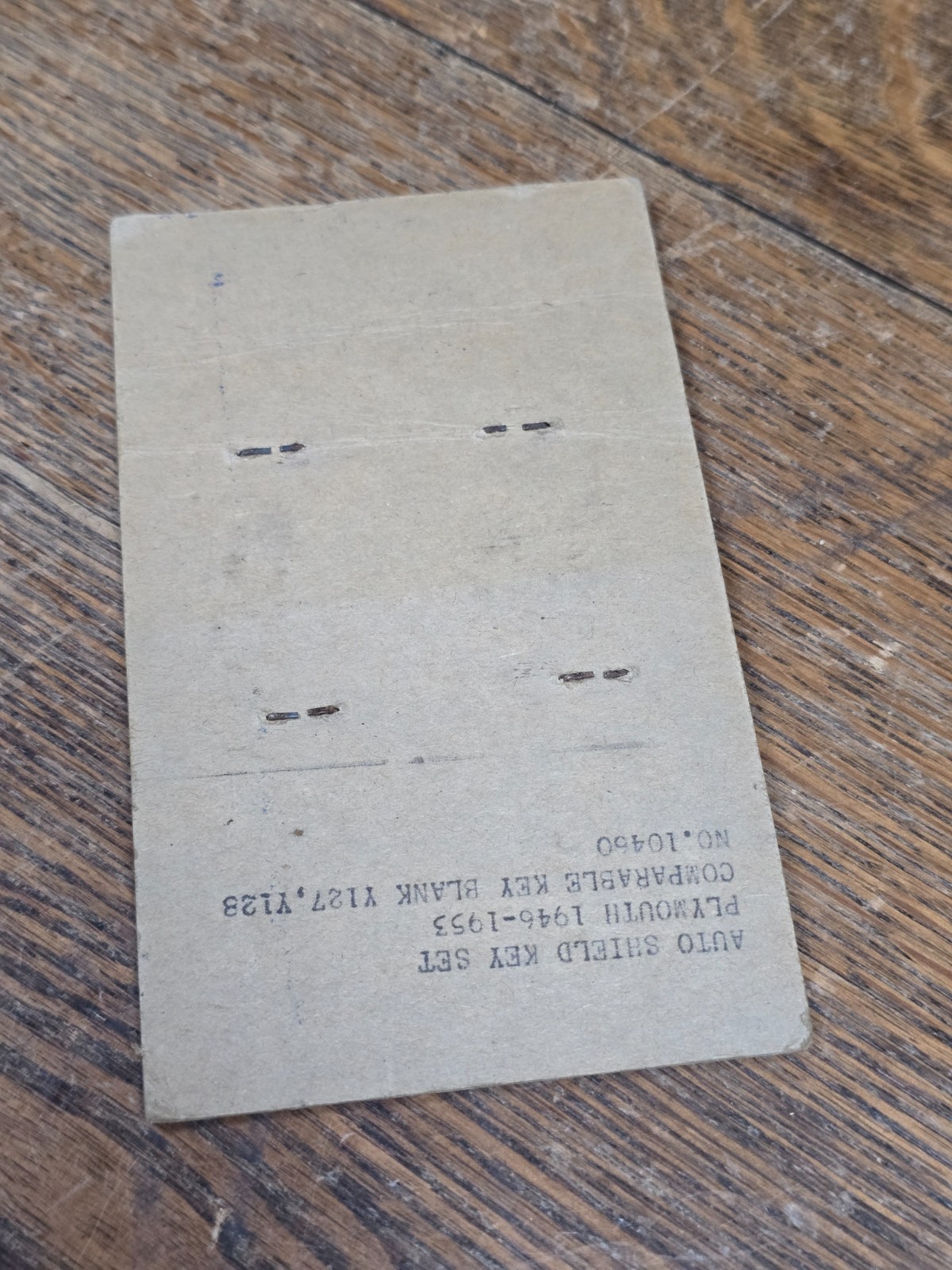 👀 Vintage AUTO SHIELD Key Blanks – PLYMOUTH 1946 – 1953 Y127 Y128 * RARE!!