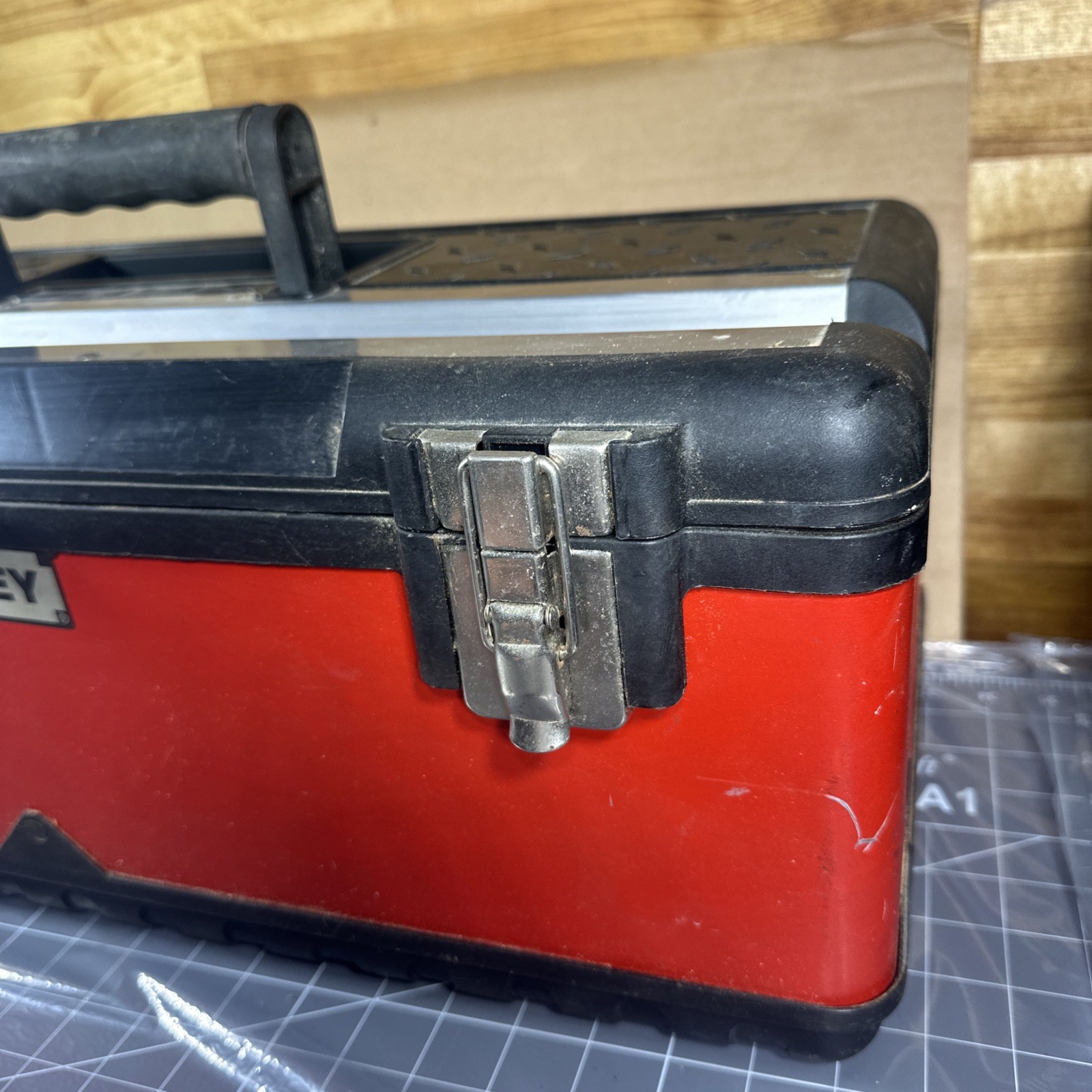Vintage STANLEY Pro 23″ Structural Foam Tool Box – Red Label By ZAG 023001